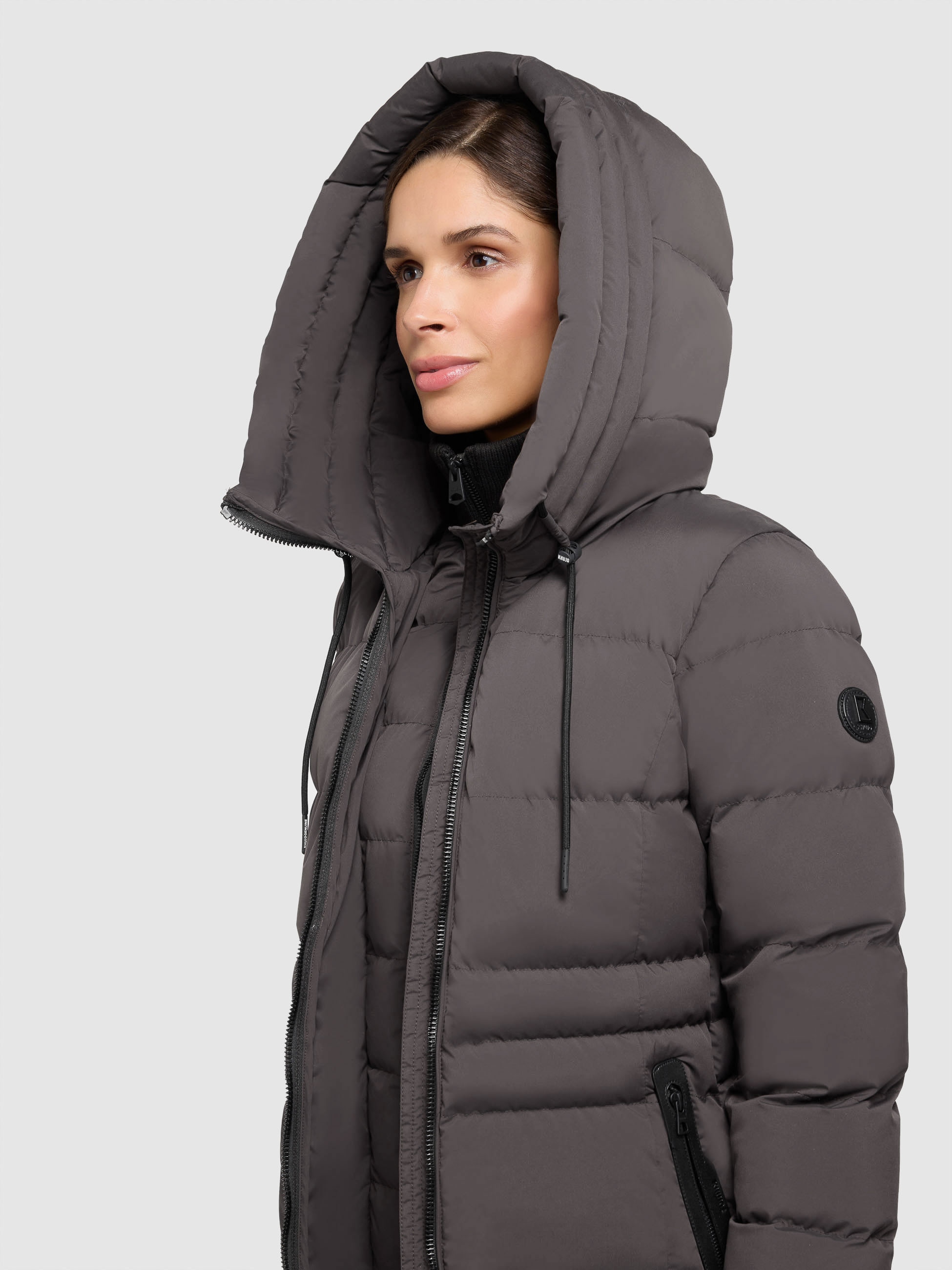 khujo Veste matelassée »MATLA« mit Kapuze Reissverschlusstaschen mit Fleecefutter, eine Ärmeltasche