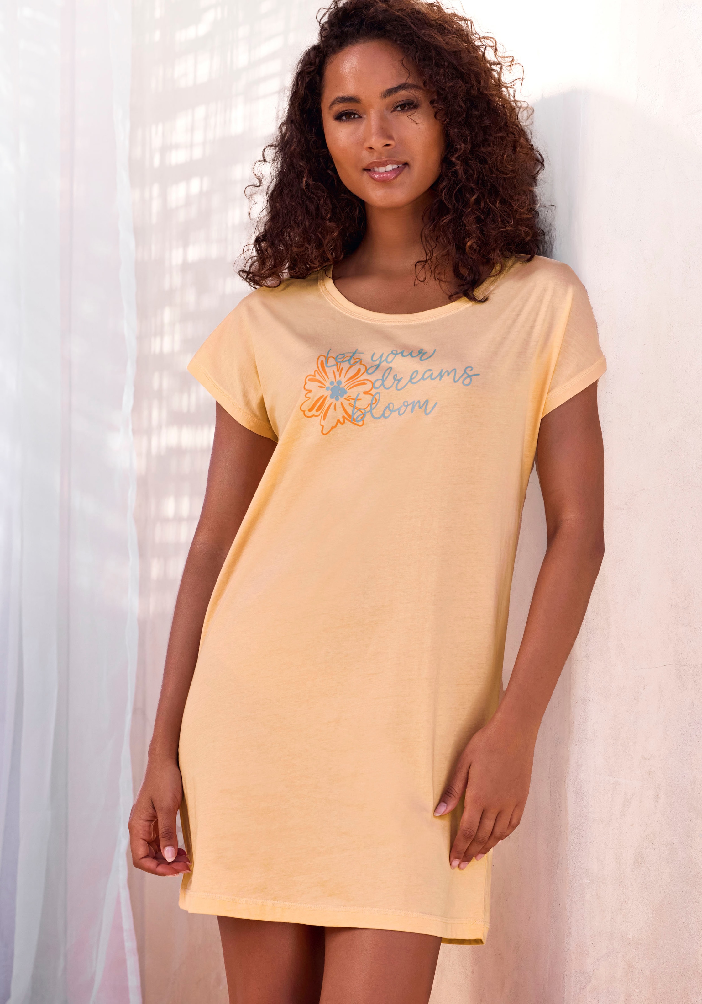 Vivance Dreams by Lascana Chemise de nuit avec joli imprimé frontal