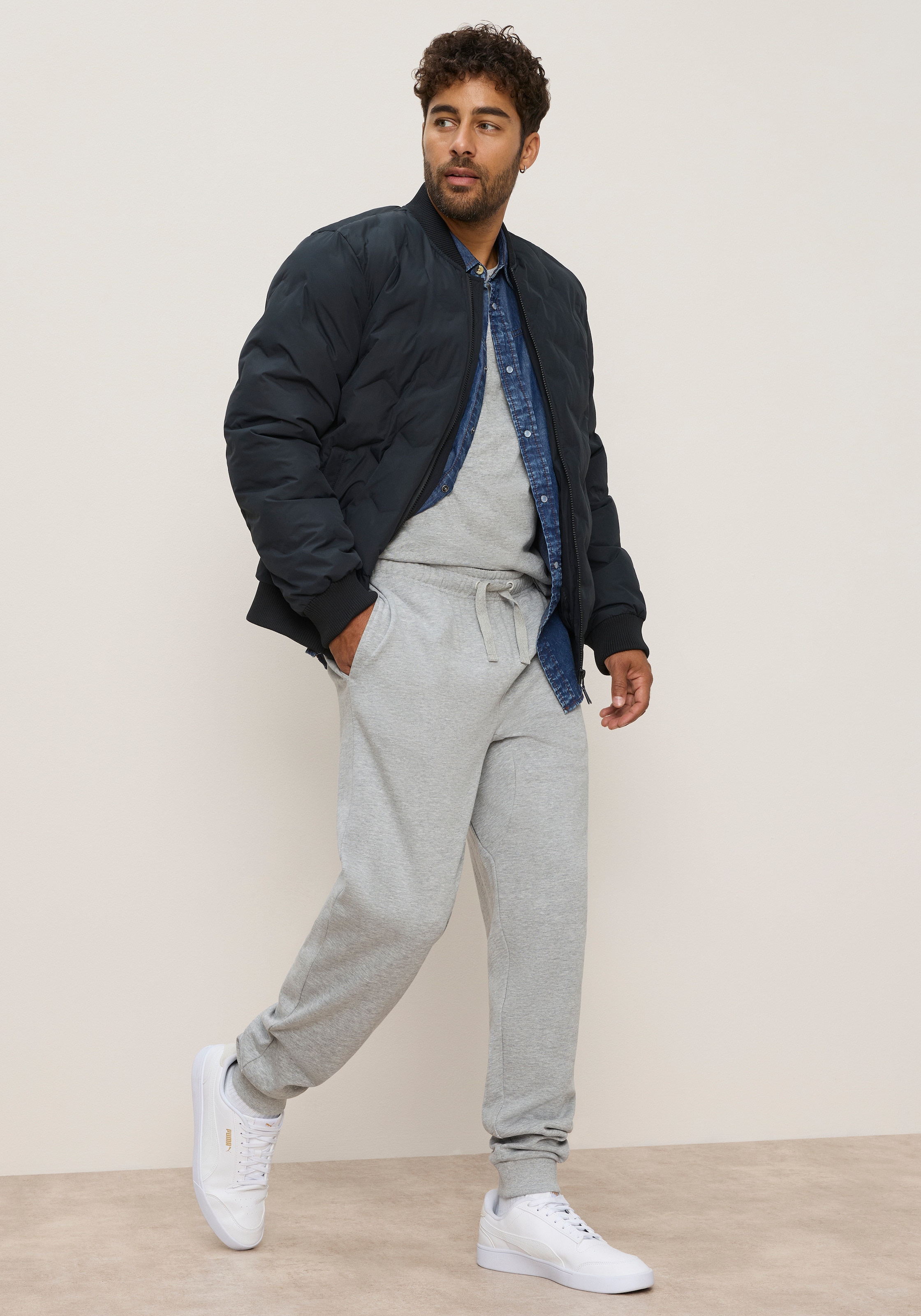 Bruno Banani Pantalon de jogging »Loose Fit«  Coupe décontractée, avec bord-côte élastique à l'ourlet