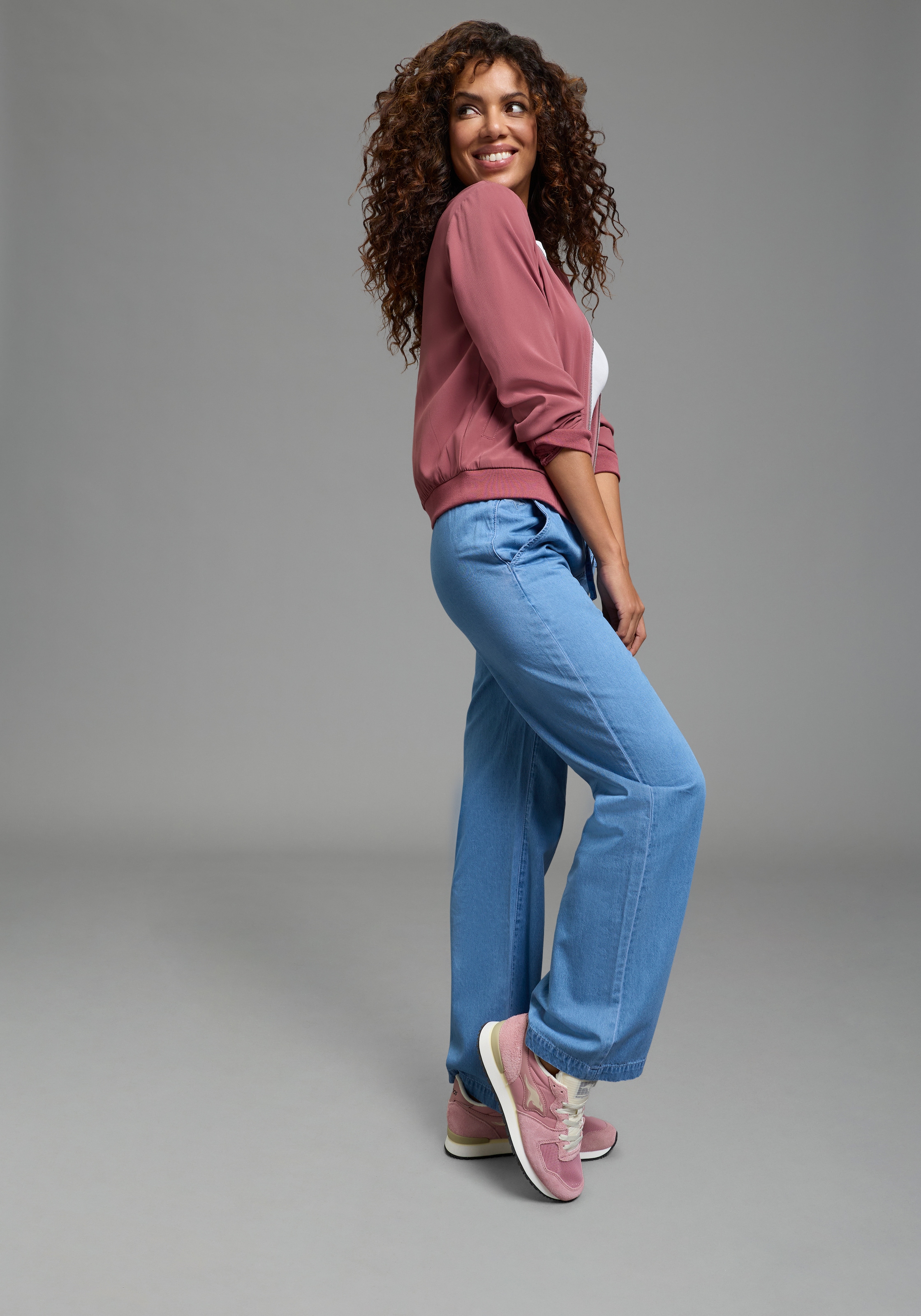 KangaROOS Jeans large weiteres Bein, hohe Leibhöhe, elastischer Bund mit Gummizug