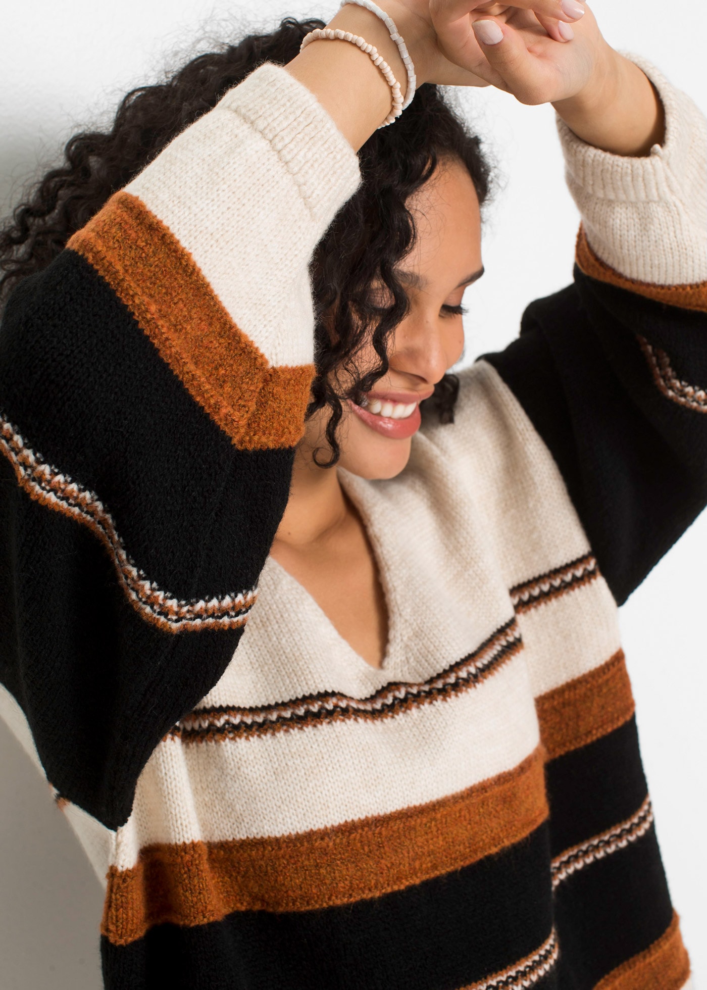 bonprix Pull col V aus weichem Materialmix, mit V-Ausschnitt, lässig geschnitten