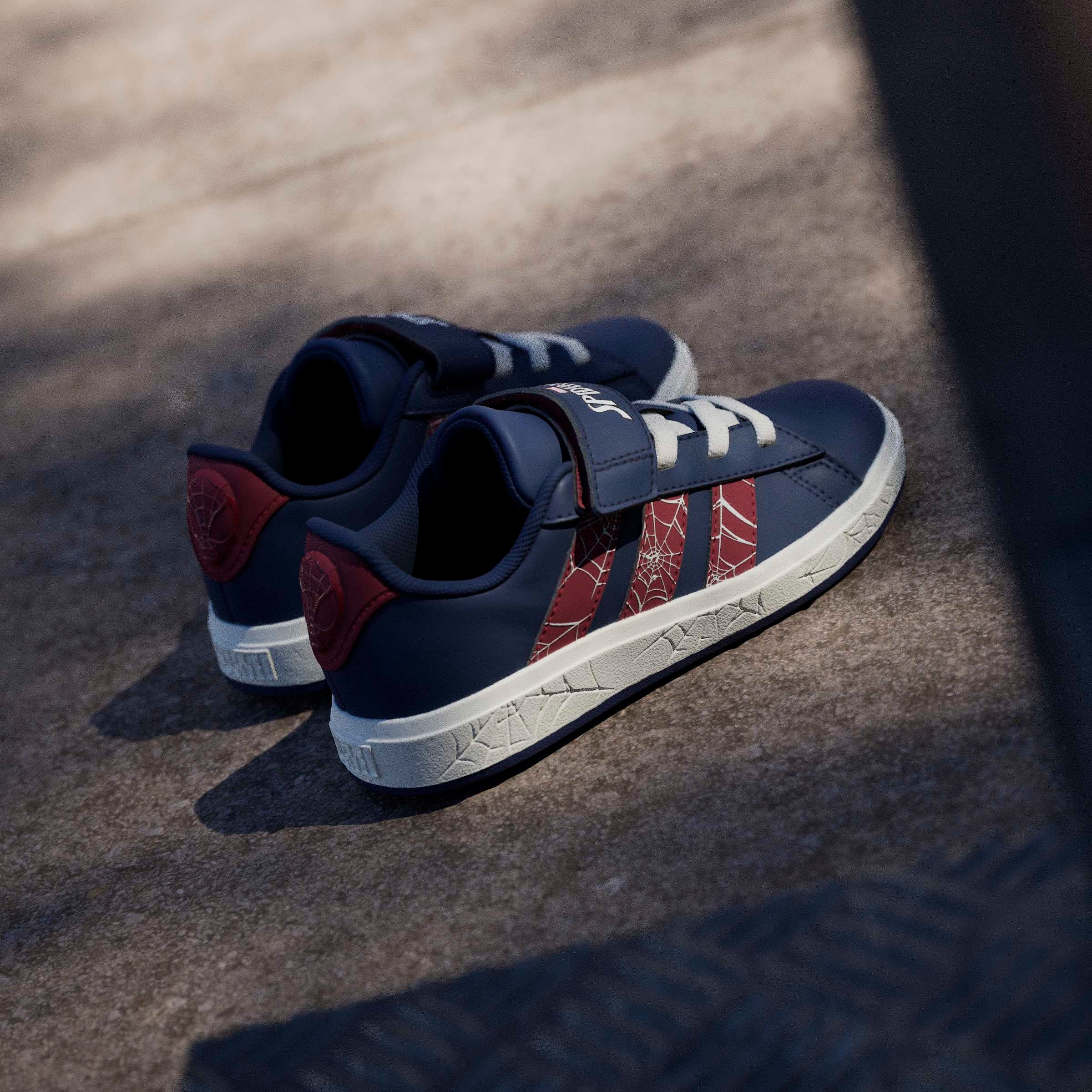 adidas Sportswear Chaussures à scratch »ADIDAS MARVEL SPIDER-MAN GRAND COURT«  für Kinder & Jugendliche