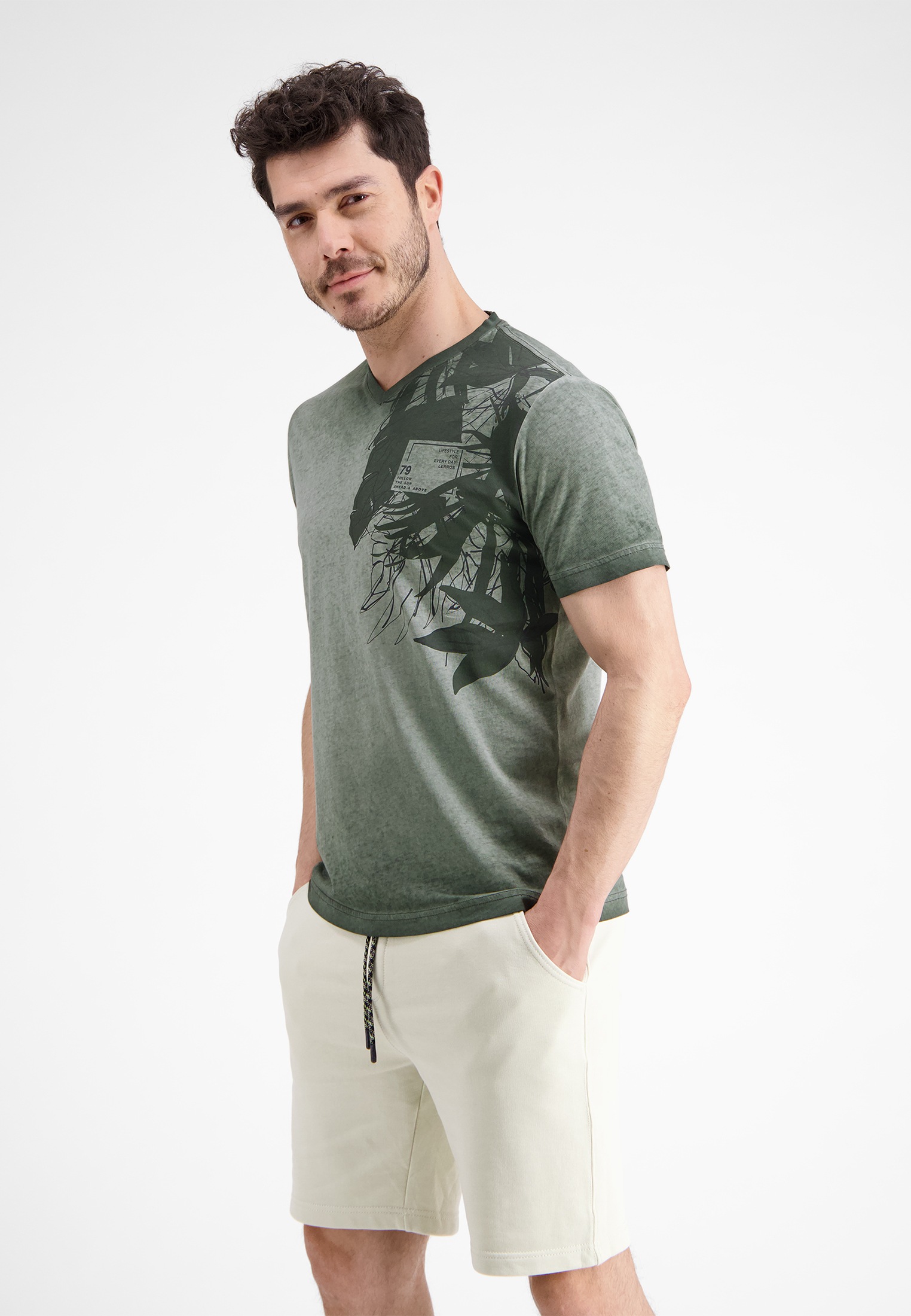 LERROS V-Shirt »LERROS V-Neck T-Shirt mit floralem Print«