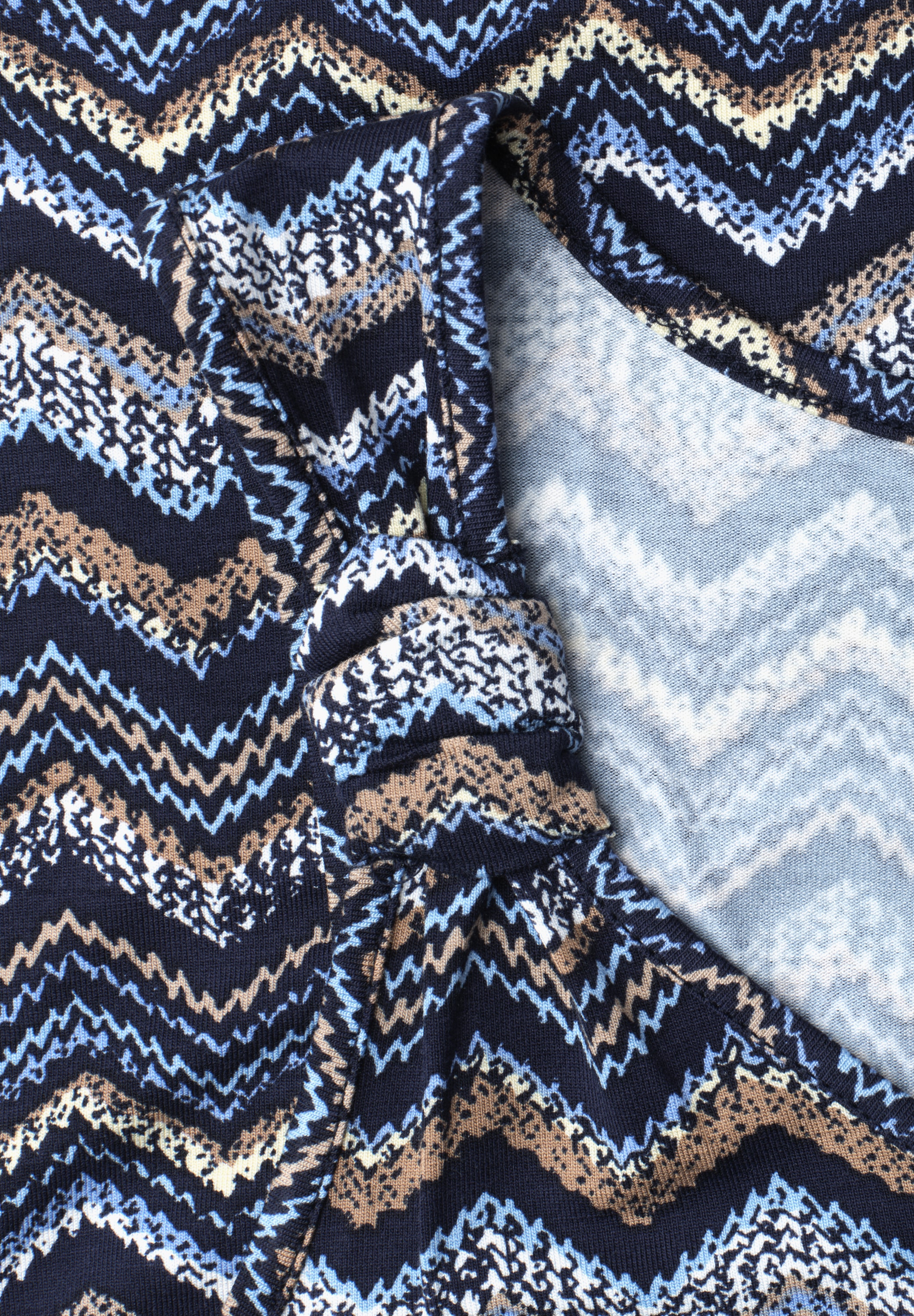 STREET ONE Shirttop Sommertop mit grafischem Muster