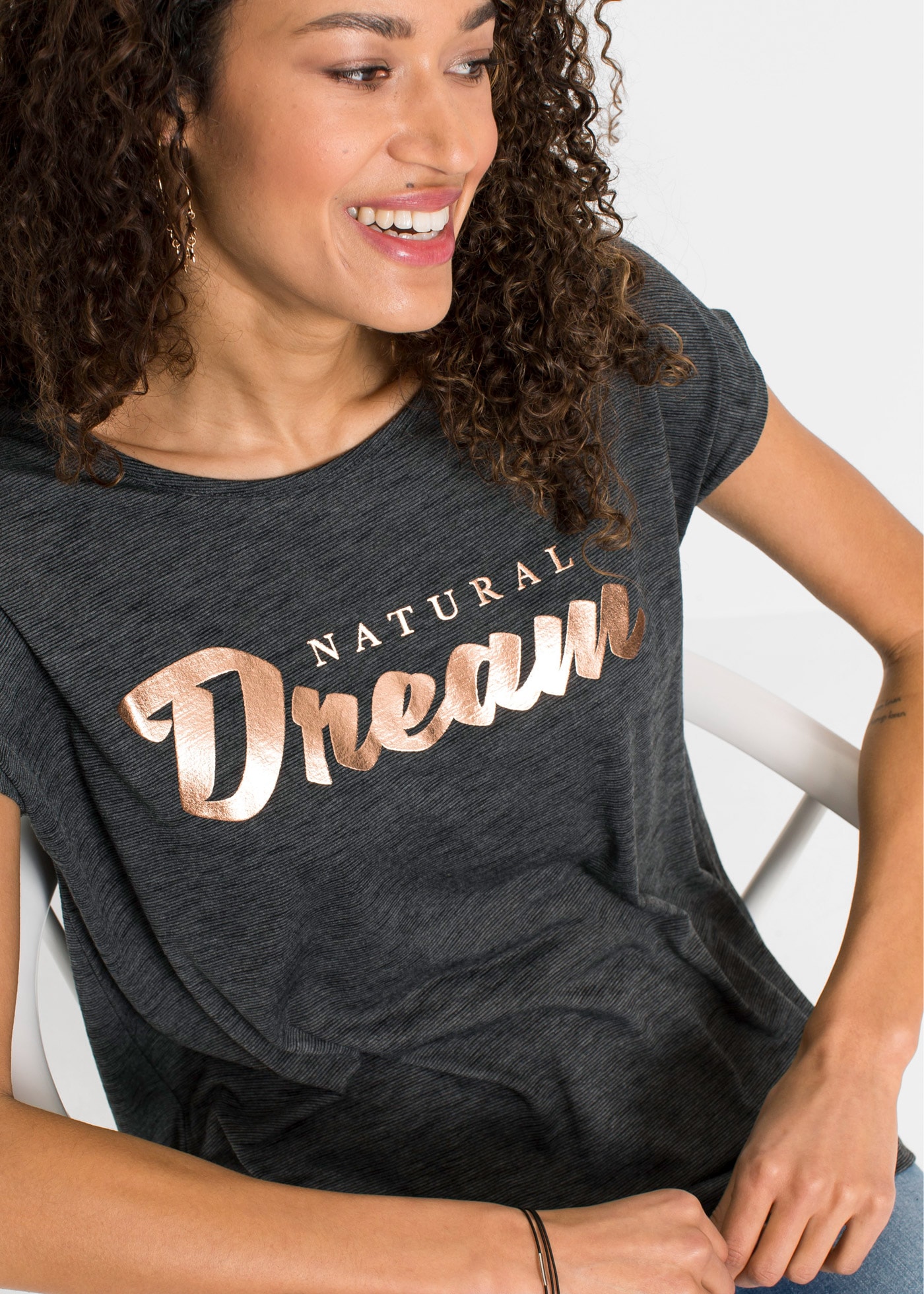 bonprix T-shirt long »Longshirt aus Viskose-Mix« Oversize Passform, Kurzarm-Design, aus Viskose-Mix