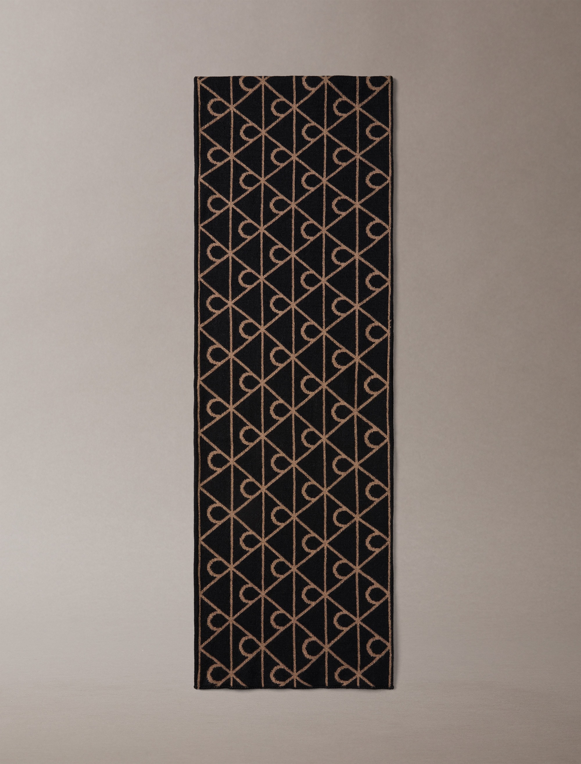 Calvin Klein Foulard de mode »EMBLEM ?REVERSIBLE WOOL HW SCARF« Perfekt für den Alltag