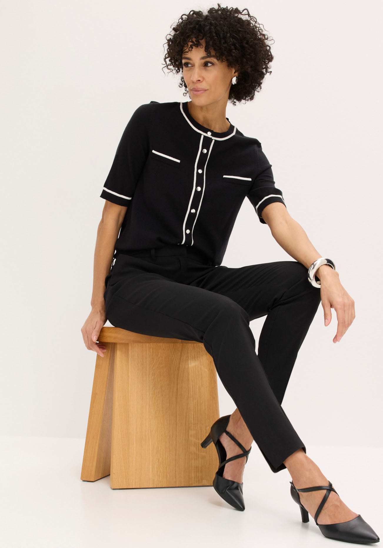 bonprix Pantalon stretch  mit Elasthan-Anteil, Slim Fit Passform, femininer Stil
