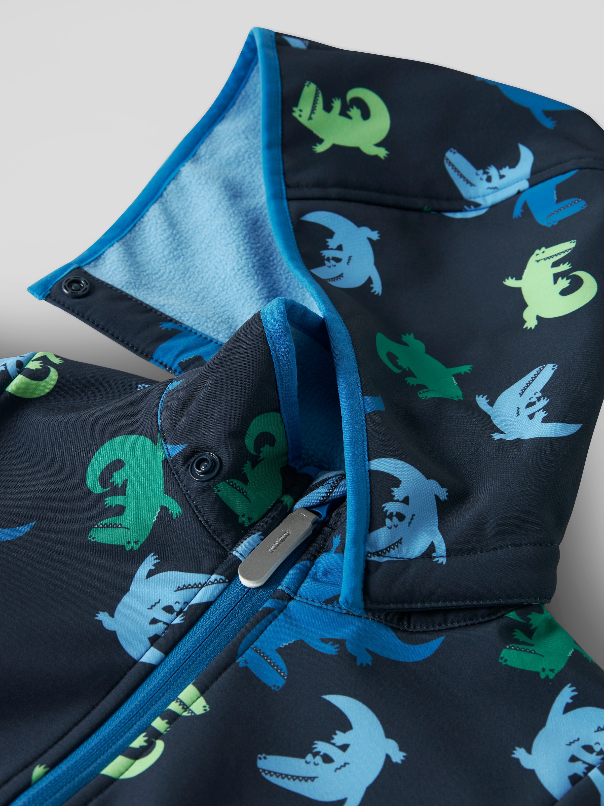 Name It Softshelljacke »NMMMALTA05 SOFTSHELL JACKET AOP FO« mit Kapuze Materialmix, wasserdicht, winddicht, atmungsaktiv