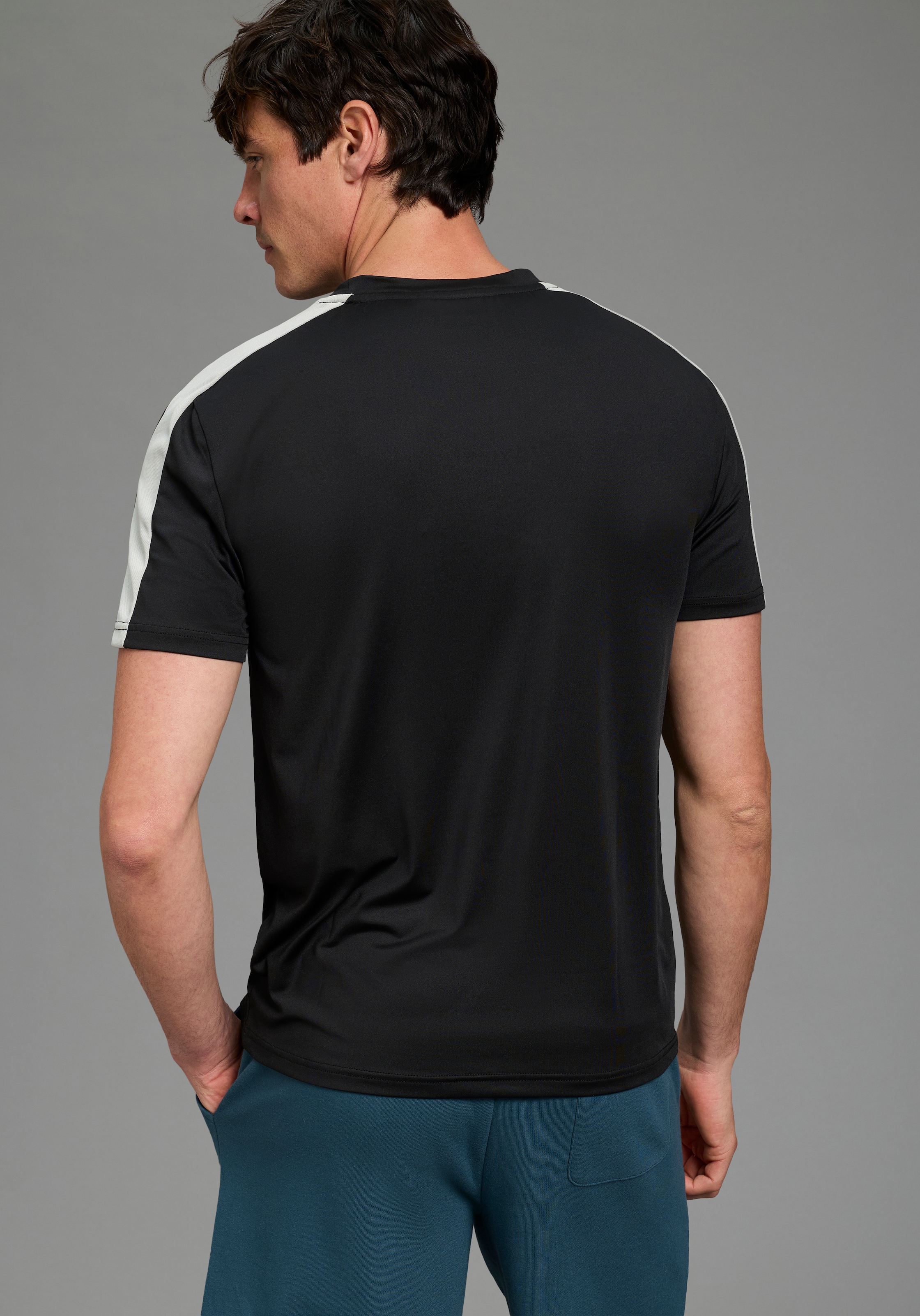 Bruno Banani T-shirt fonctionnel sportlicher Stil, Halbarm, schmale Passform, aus Single Jersey