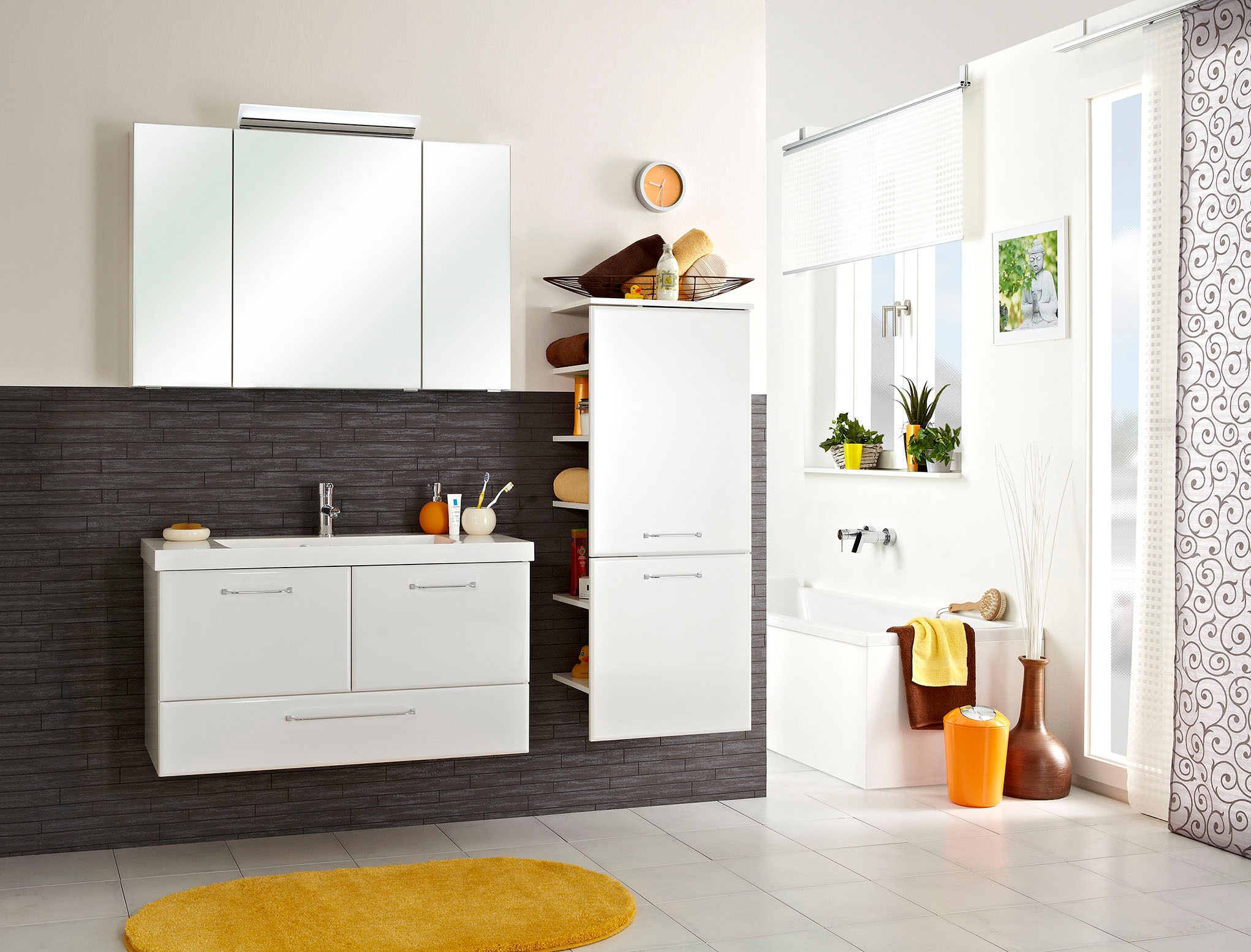 Saphir Armoire intermédiaire »Quickset Badschrank 50 cm breit, 2 Türen, seitliche Ablagen« Armoire de salle de bain midi avec amortisseur de porte, poignées chromées brillantes