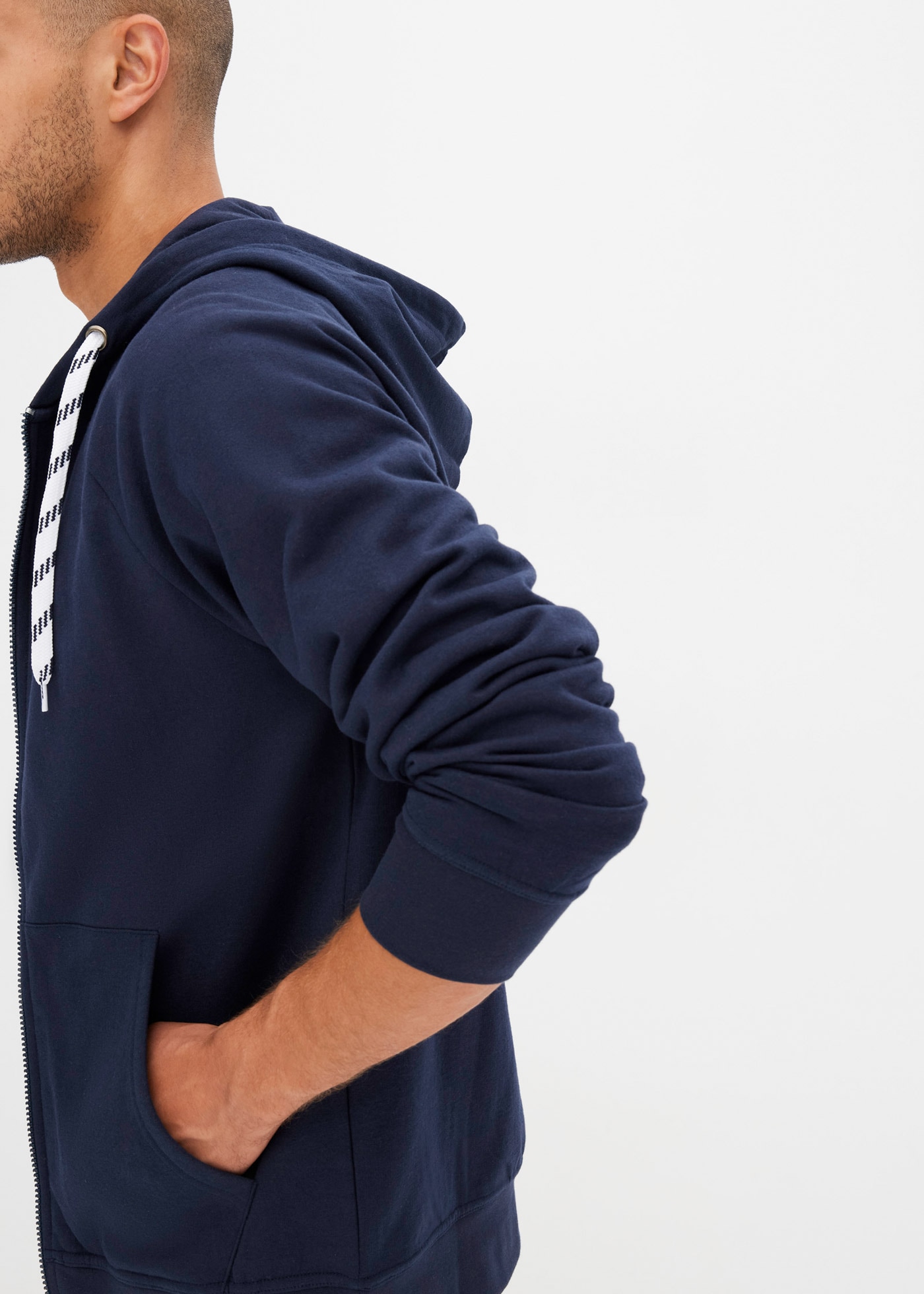 bonprix Sweat à capuche »Kapuzen-Sweatjacke mit Kontrastdetails«, Kapuzen-Sweatjacke mit Kontrastdetails
