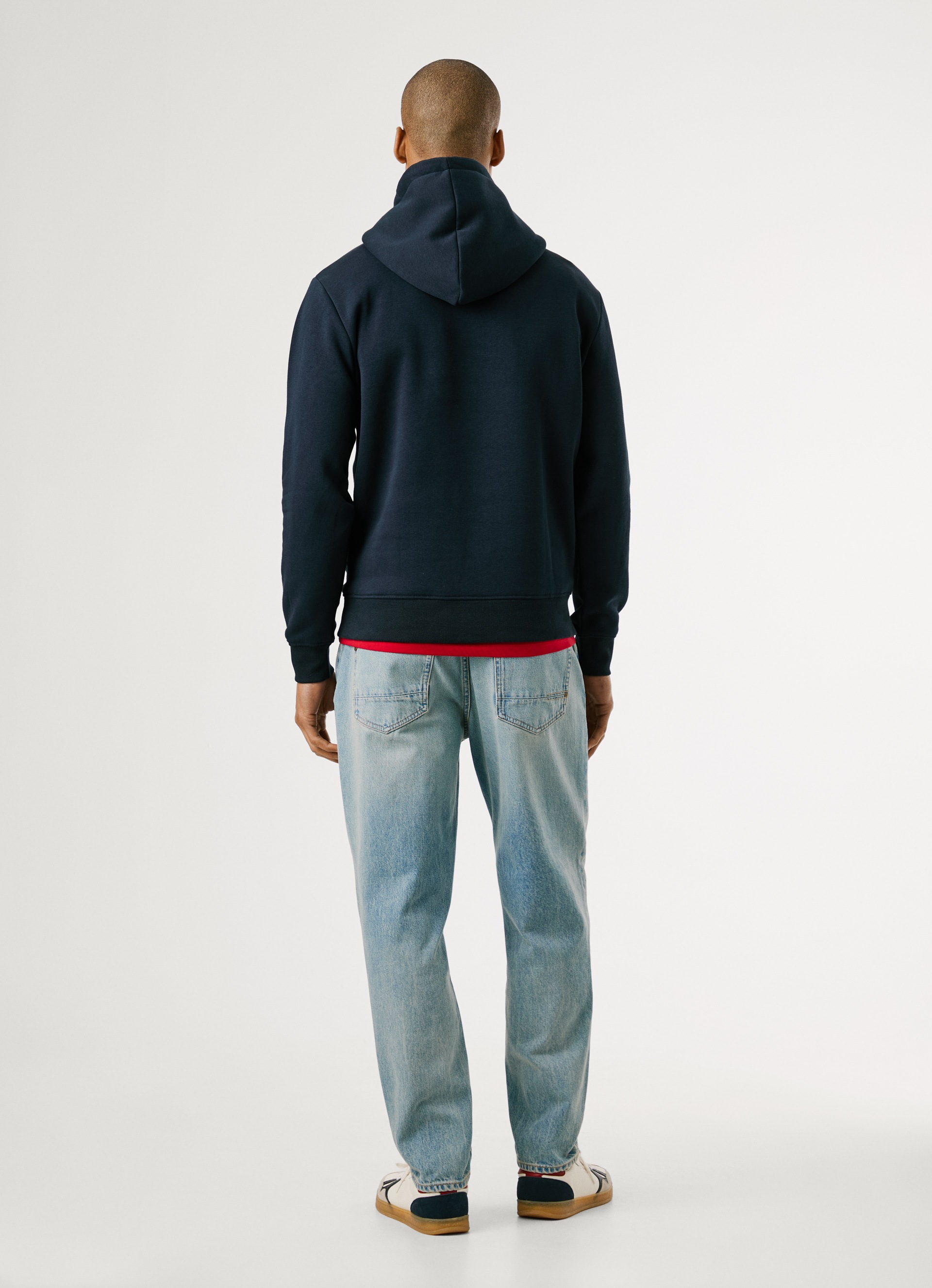 Pepe Jeans Hoodie »MACBETH SMALL LOGO«, Regular Fit mit gesticktem Logo

