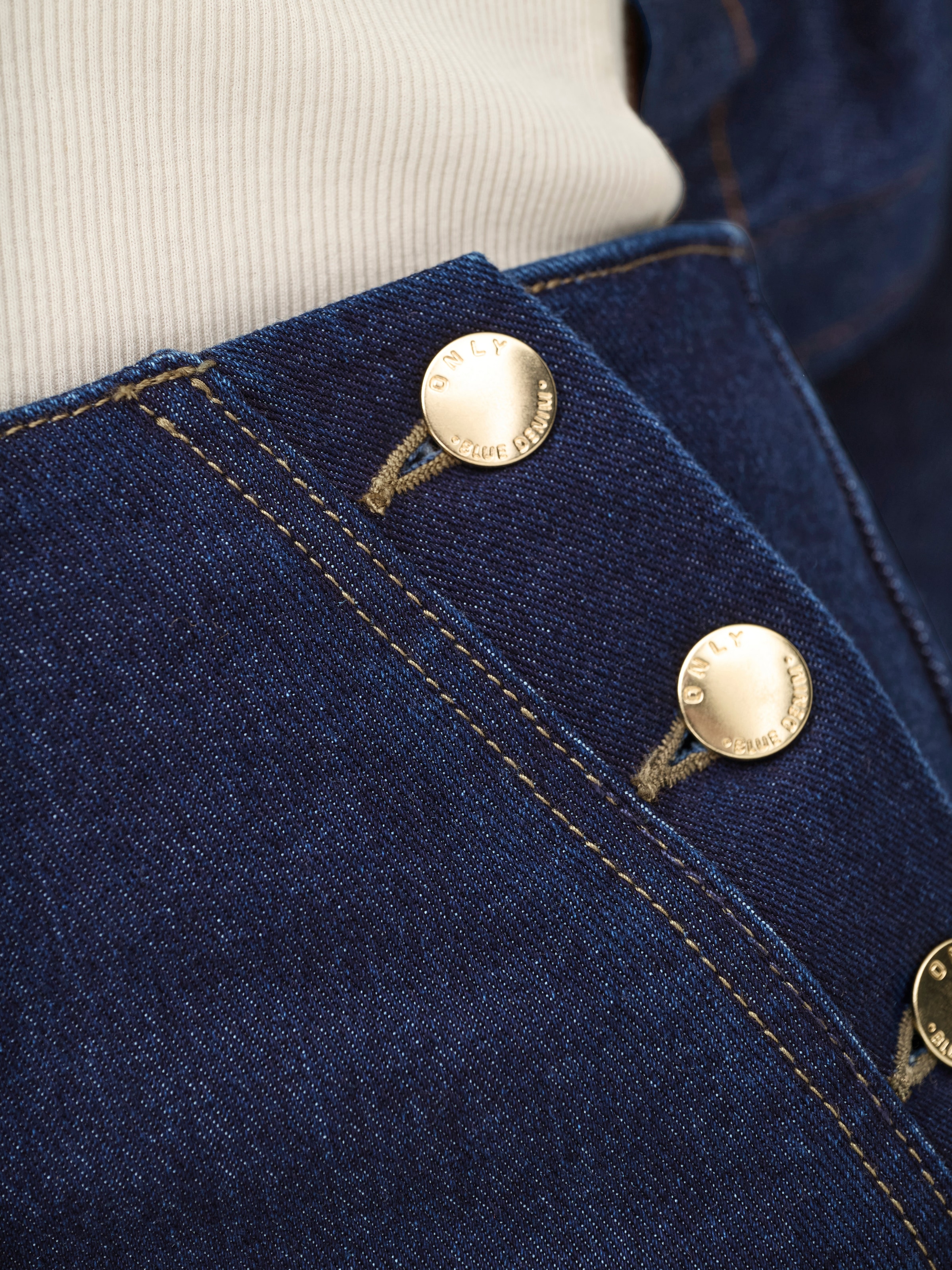 ONLY Jeans taille haute »ONLMADELINE BUTTON HW WIDE DNM GUA«