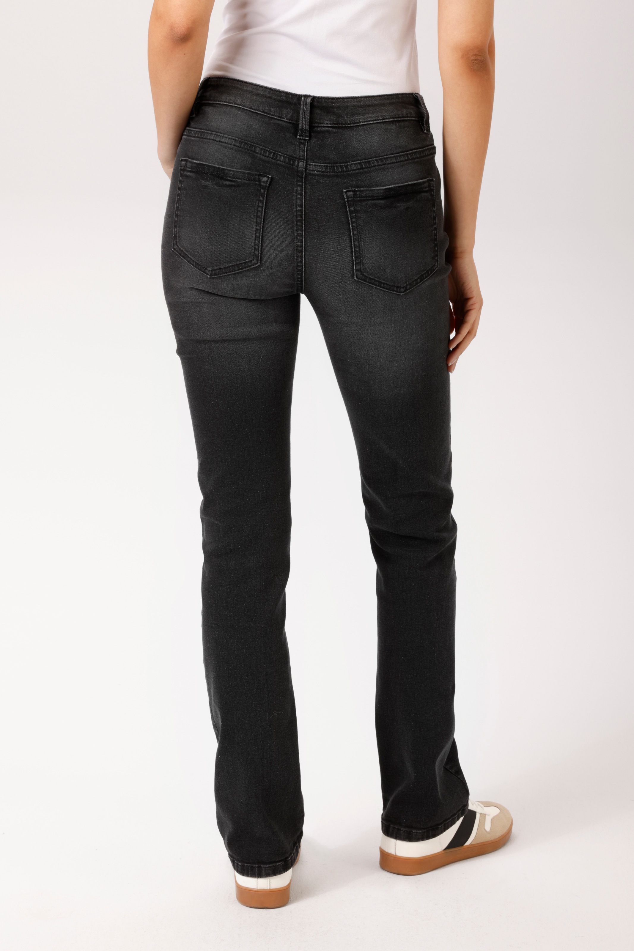 Aniston CASUAL 5-Pocket-Jeans in dezenter Bootcut-Form - NEUE KOLLEKTION