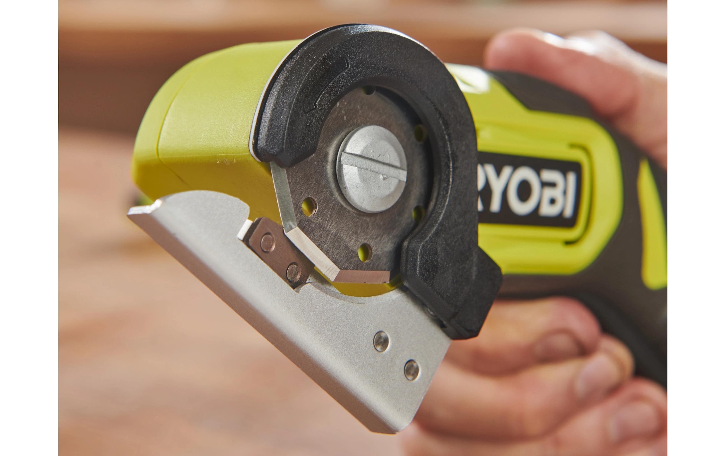 RYOBI Trancheuse universelle »Akku-Universalschneider RCT4-120G«