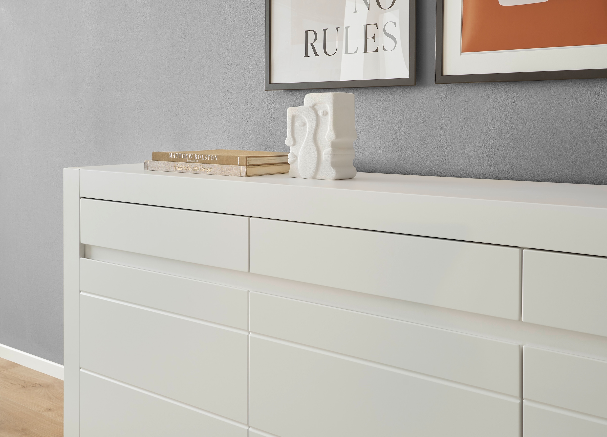 Home affaire Sideboard »Chester, moderne Anrichte, Kommode mit Stauraum, Schrank, Weiss Matt« 1 cuis tlg. austauschbare Blende in Griffleiste, zeitloses Design, 217 cm breit