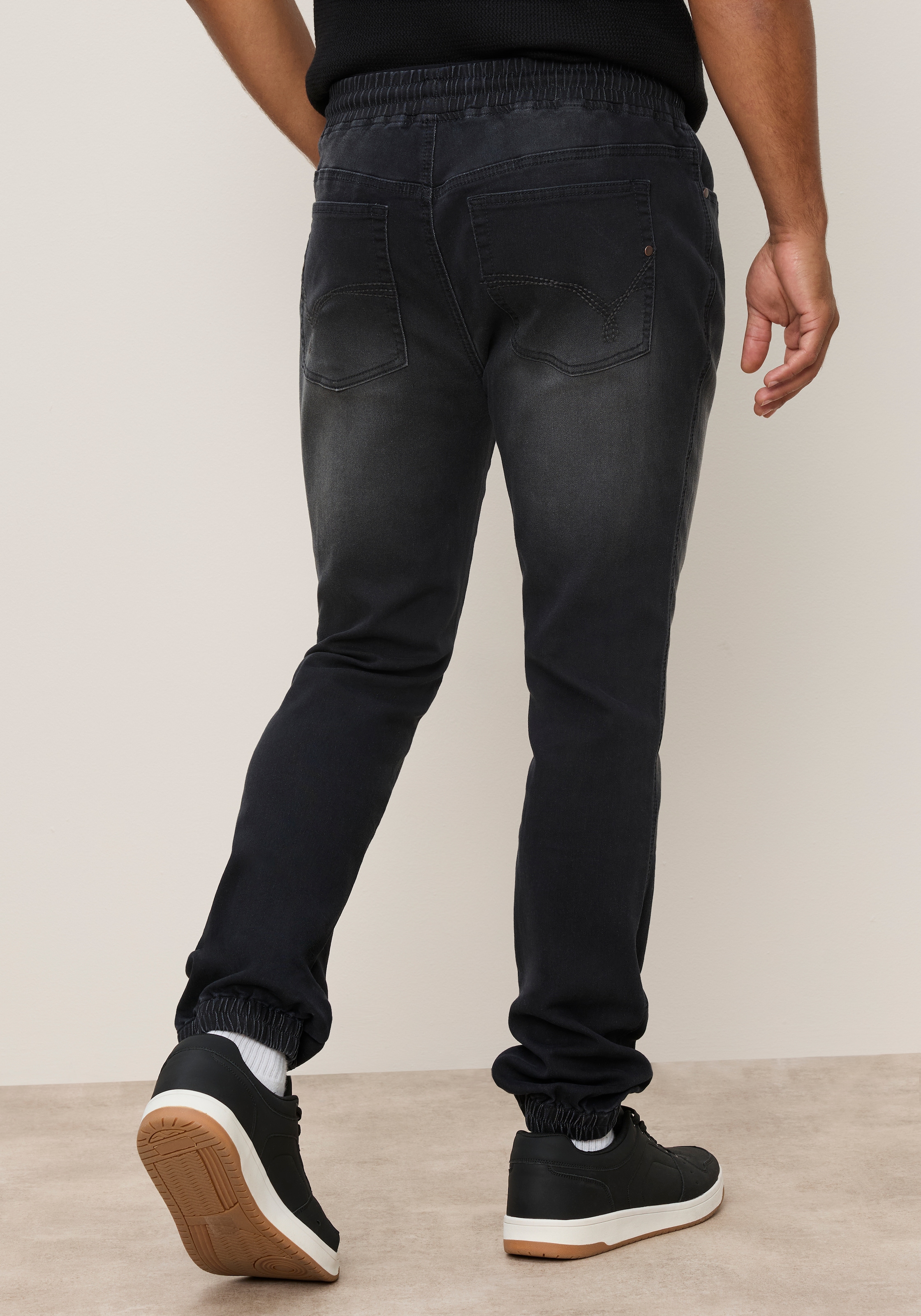Bruno Banani Jogg pants »comfort fit« avec cordon de serrage, taille normale, coupe longue, en 32 et 34 pouces