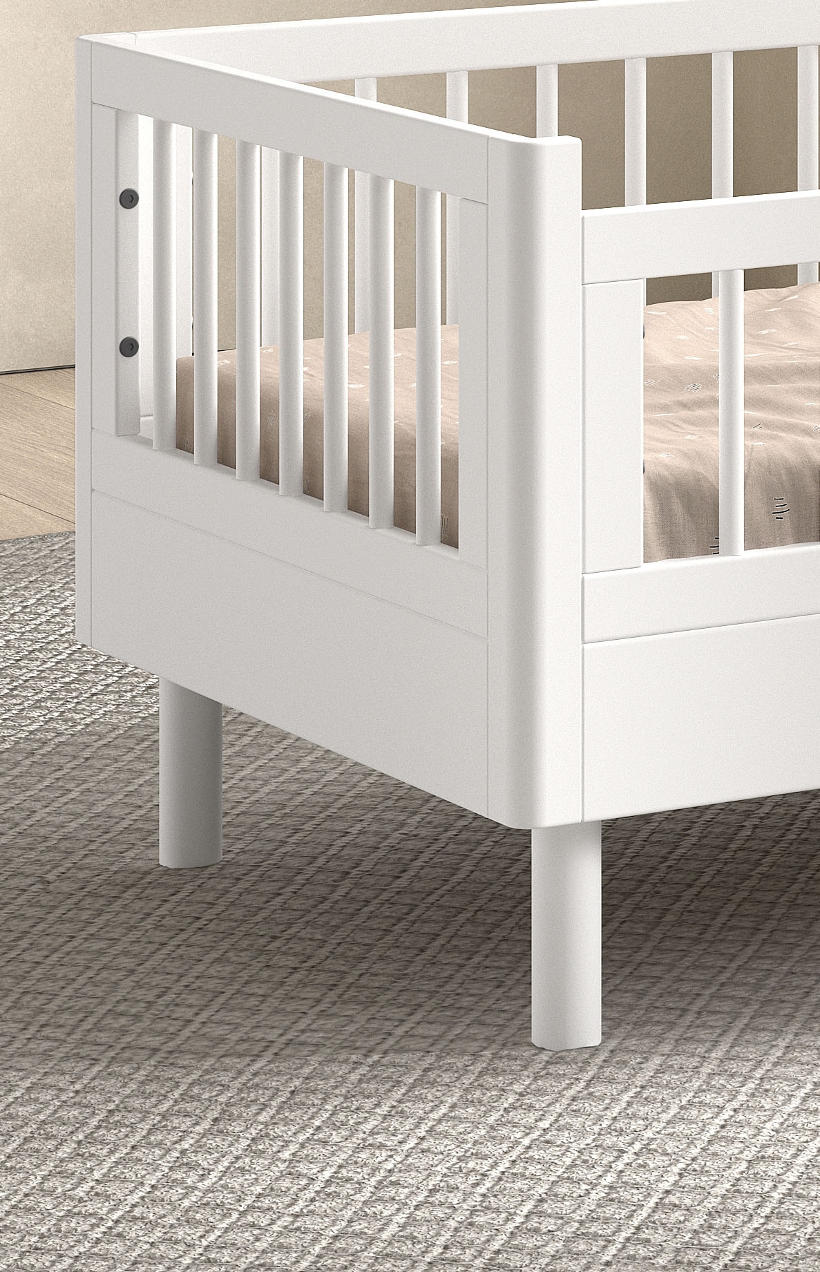 Vipack Lit d'enfant »Forrest Juniorbett 70/140 cm, mit Sprossen, Buche massiv« L/H/P env. 144x60x74 cm, avec sommier à lattes, laqué blanc,  avant avec protection anti-chute et entrée basse au lit