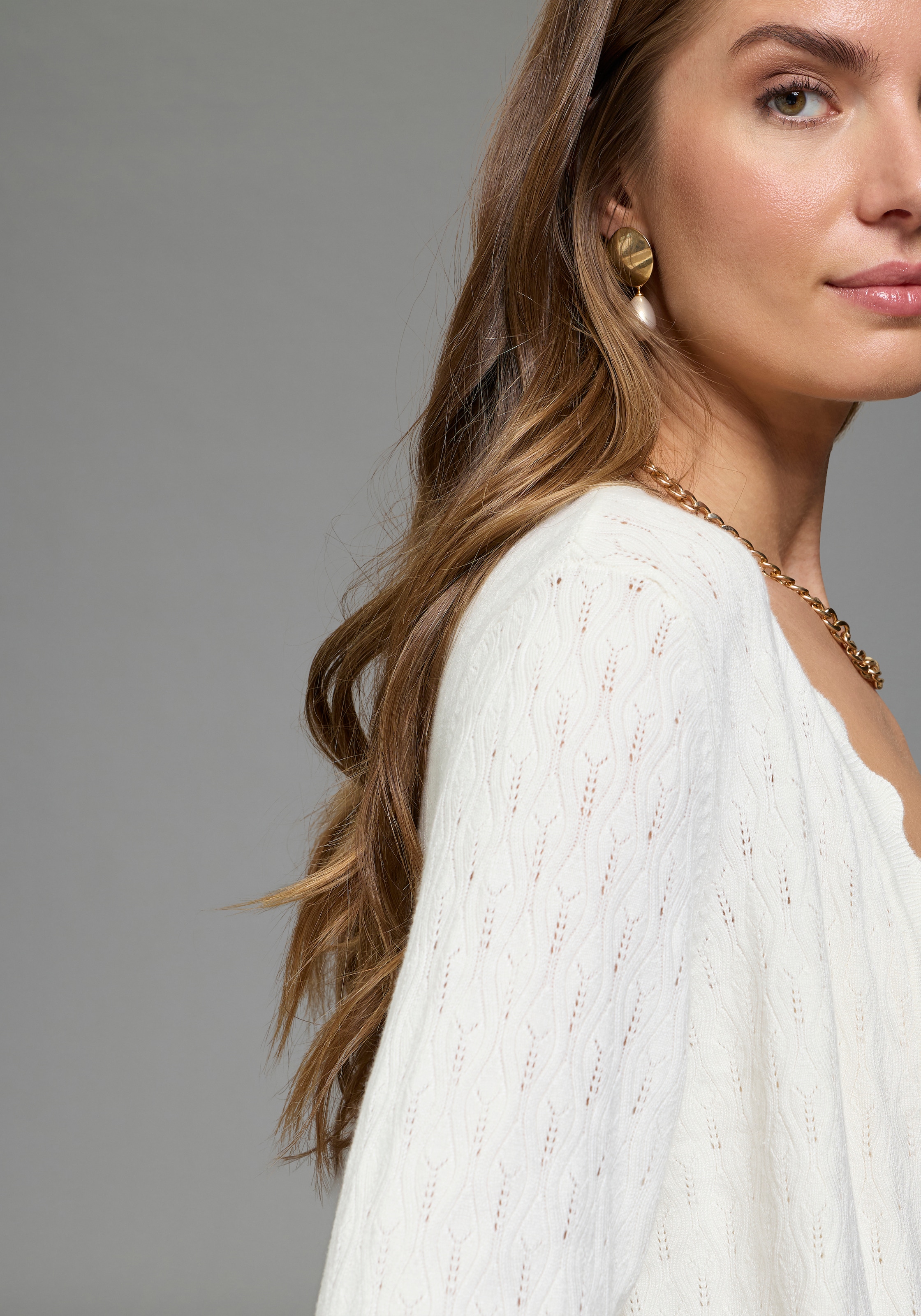 Laura Scott Veste en tricot mit femininer Wellenkante