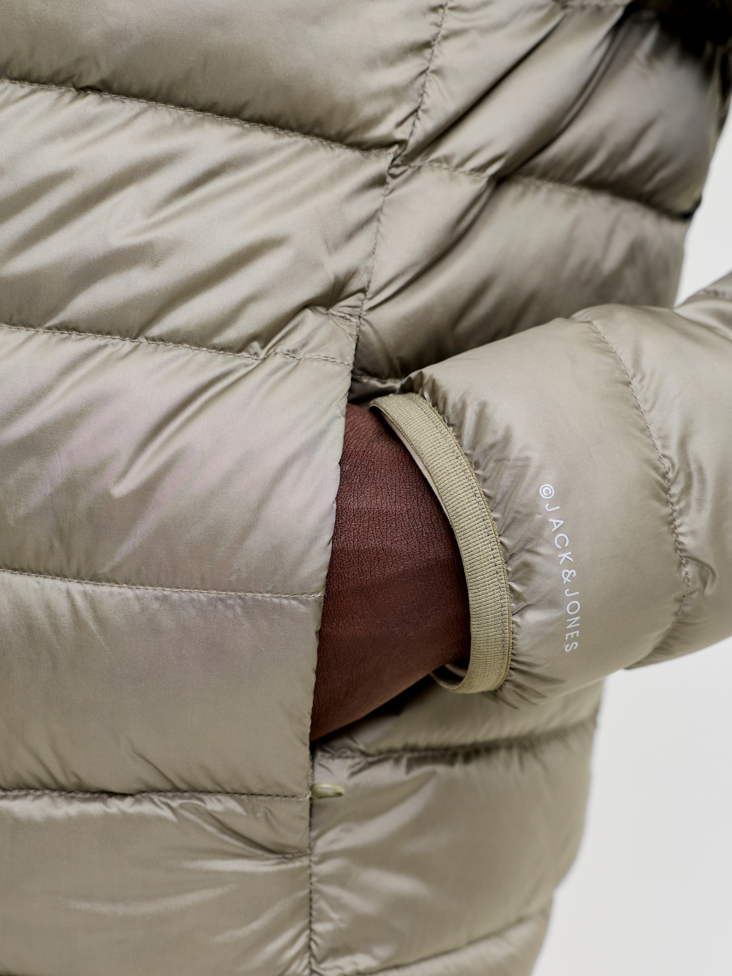 Jack & Jones Veste matelassée »JJEBERG LIGHT DOWN COLLAR PUFFER NOOS« fibre synthétique, coupe régulière