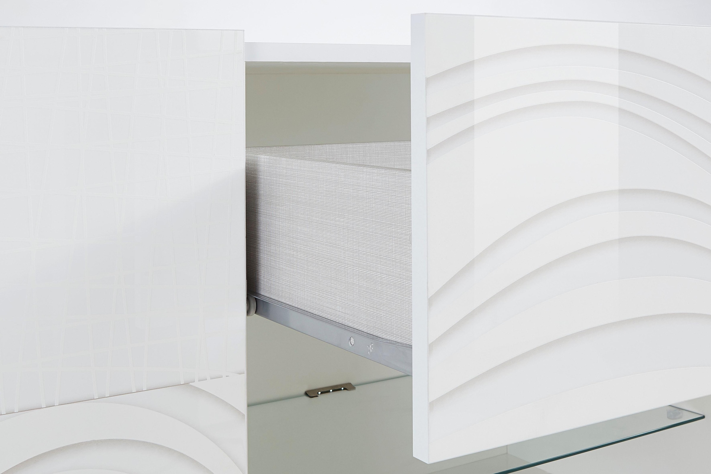 Home affaire Sideboard »Miro« Breite 181 cm mit dekorativem Siebdruck