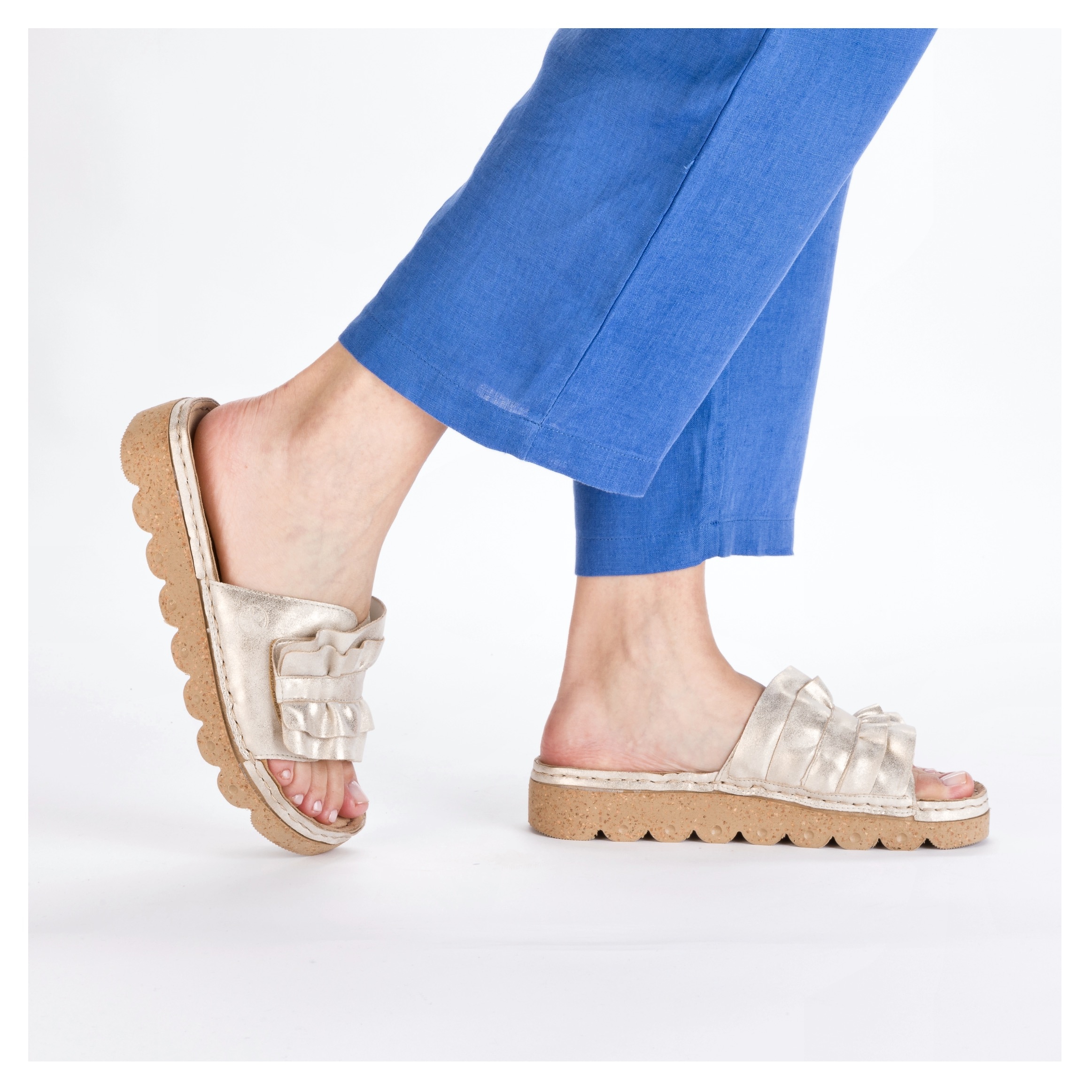 Rieker Pantolette  Sommerschuh, Strandschuh, Hausschuh mit modischer Plateausohle