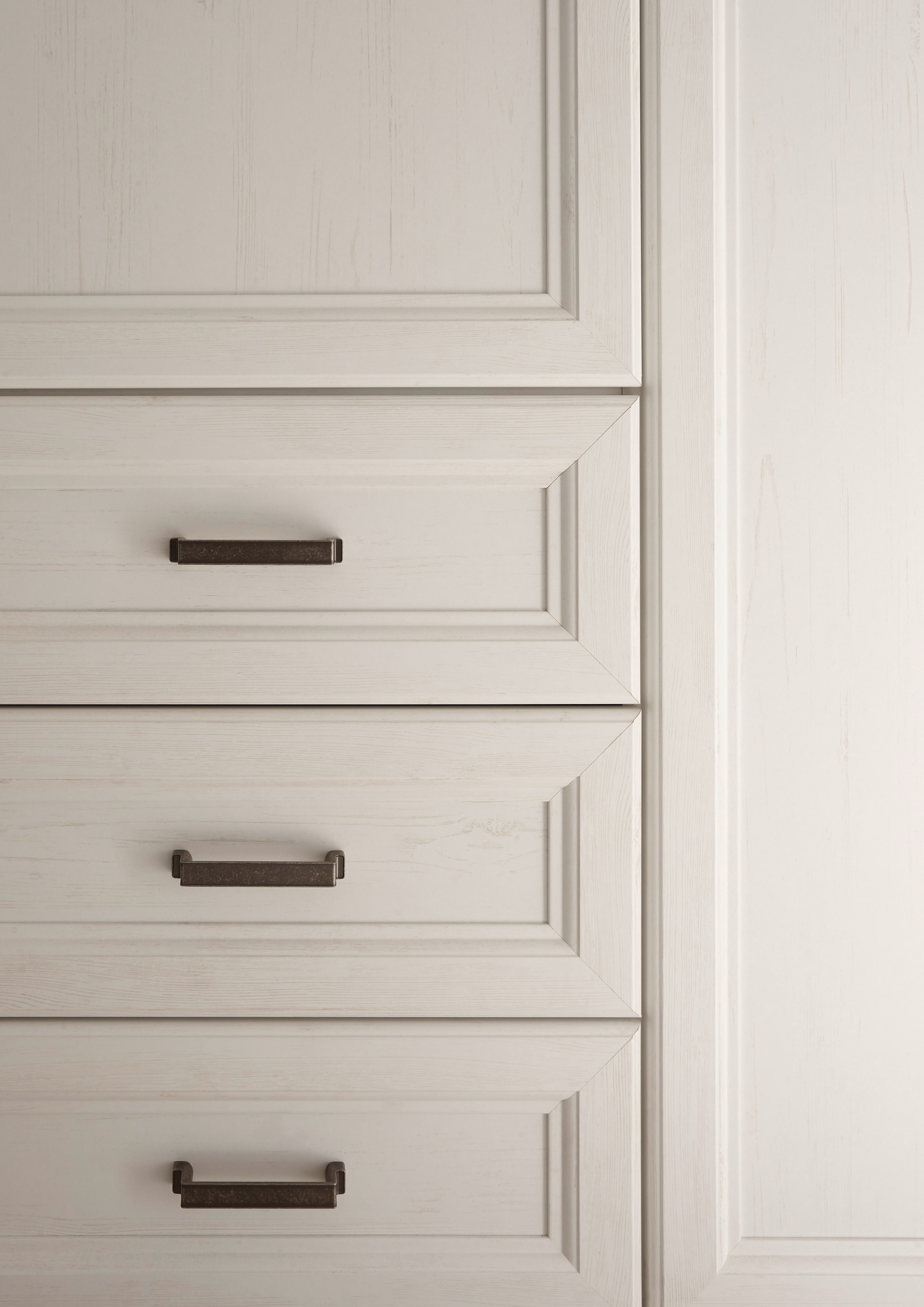 Begabino Armoire à portes battantes »Jasmin Schrank, Kleiderschrank mit Drehtüren« im Landhausstil, Kranzleiste mit farblicher Absetzung