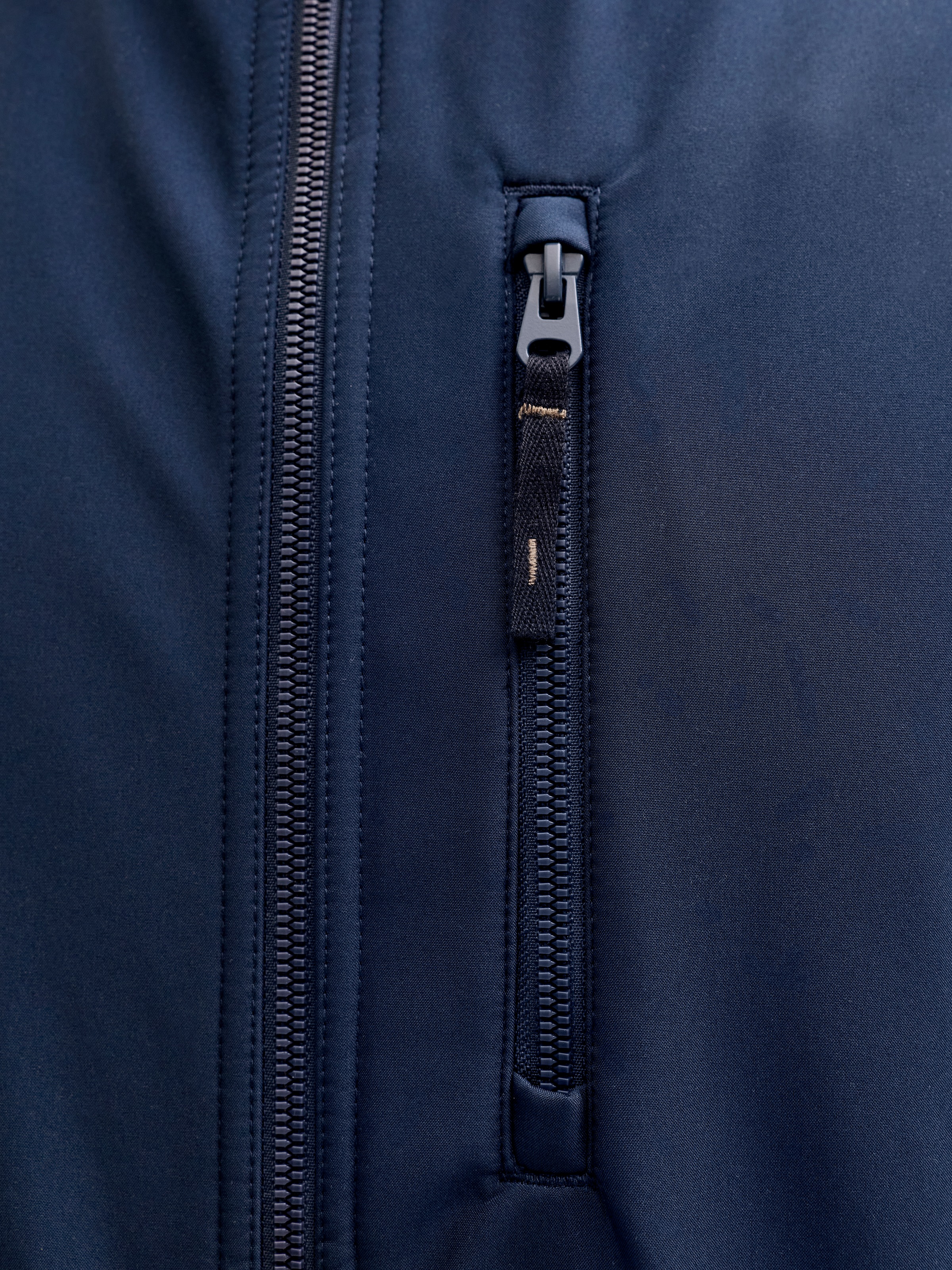 Jack & Jones PlusSize Veste softshell »JJEPARKER SOFTSHELL COLLAR BOMBER SN PLS« Veste softshell en polyester, taille Plus, avec col montant