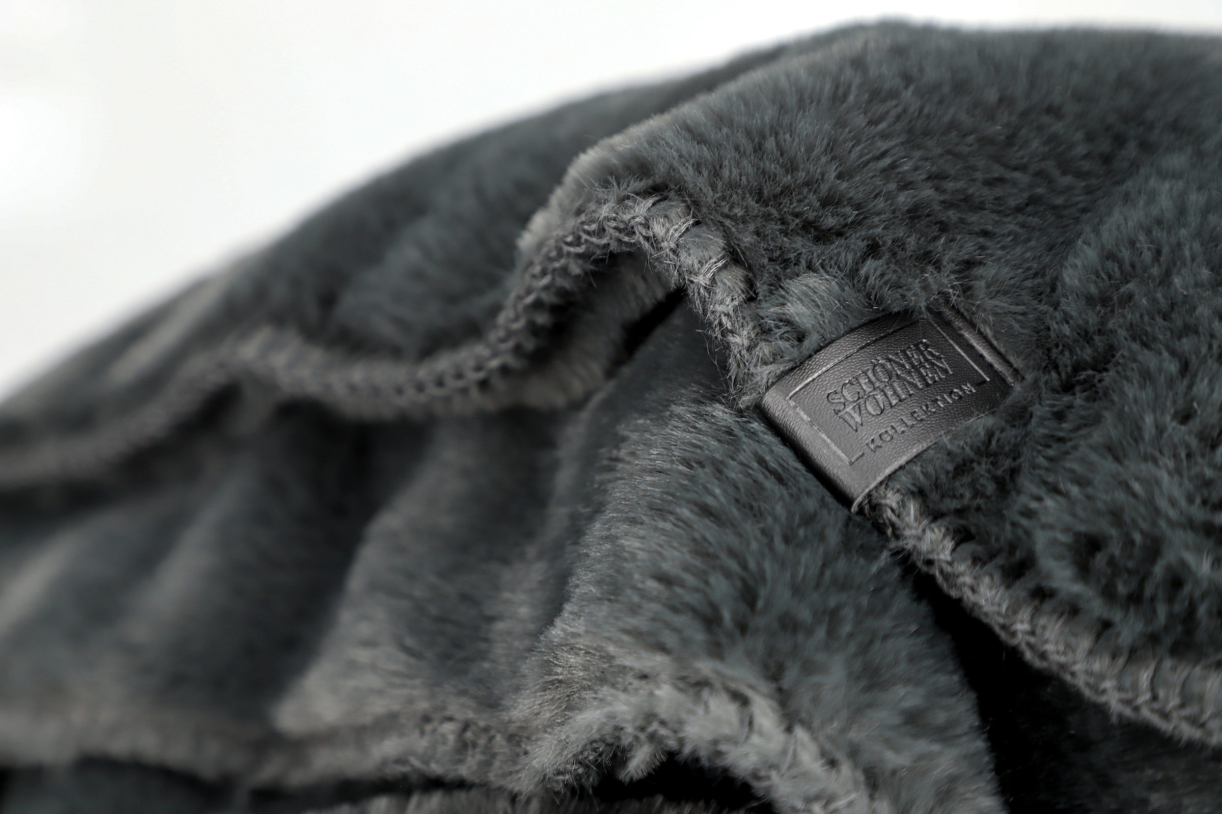 SCHÖNER WOHNEN-Kollektion Couverture d'intérieur »Chic« aus kuschligem Kunstfell