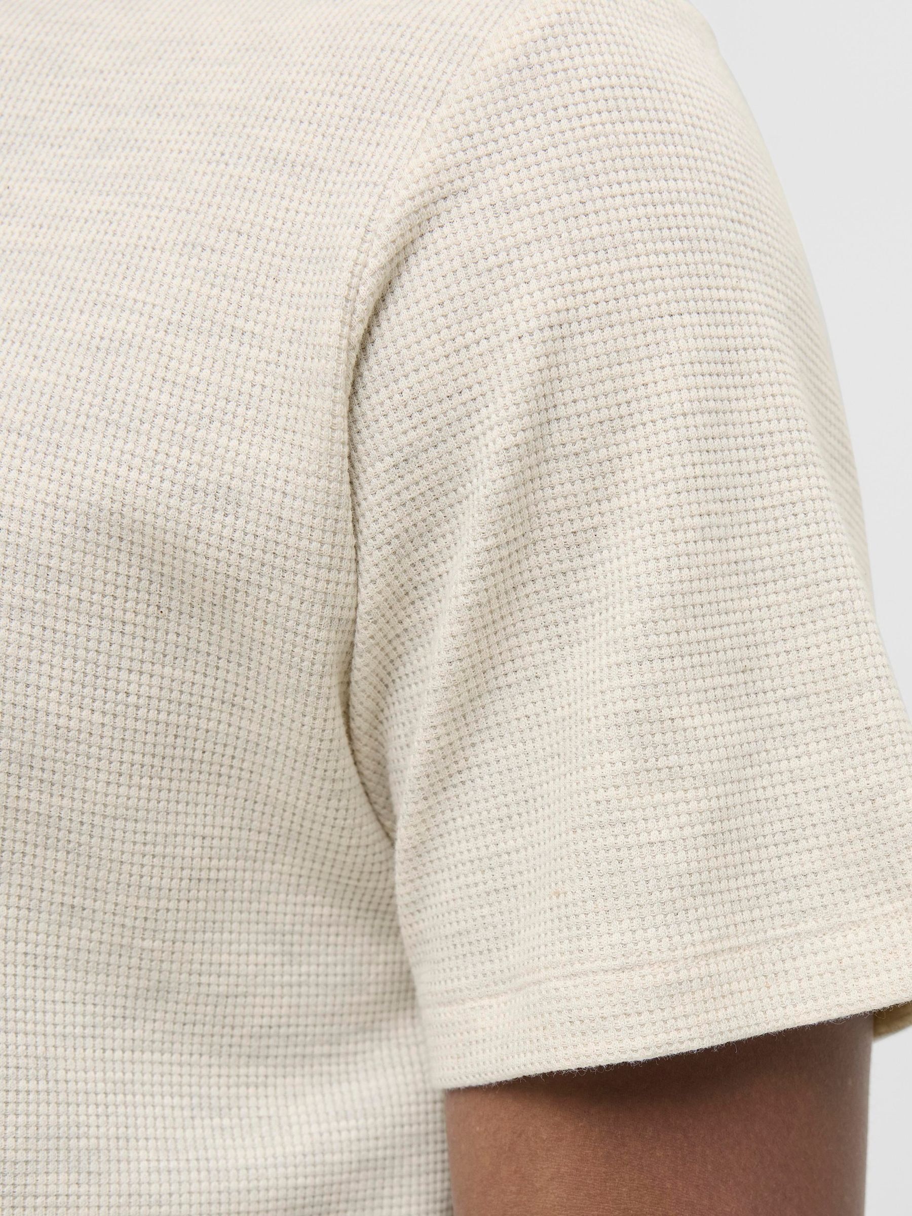 Jack & Jones Shirt à col rond »JJEAUSTIN TEE SS NOOS« Materialmix, relaxed fit