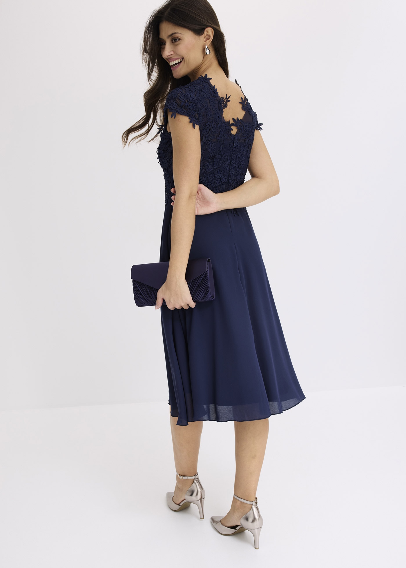 bonprix Robe midi festlicher Stil, aus Tüllmaterial mit Spitze, ausgestellte Passform