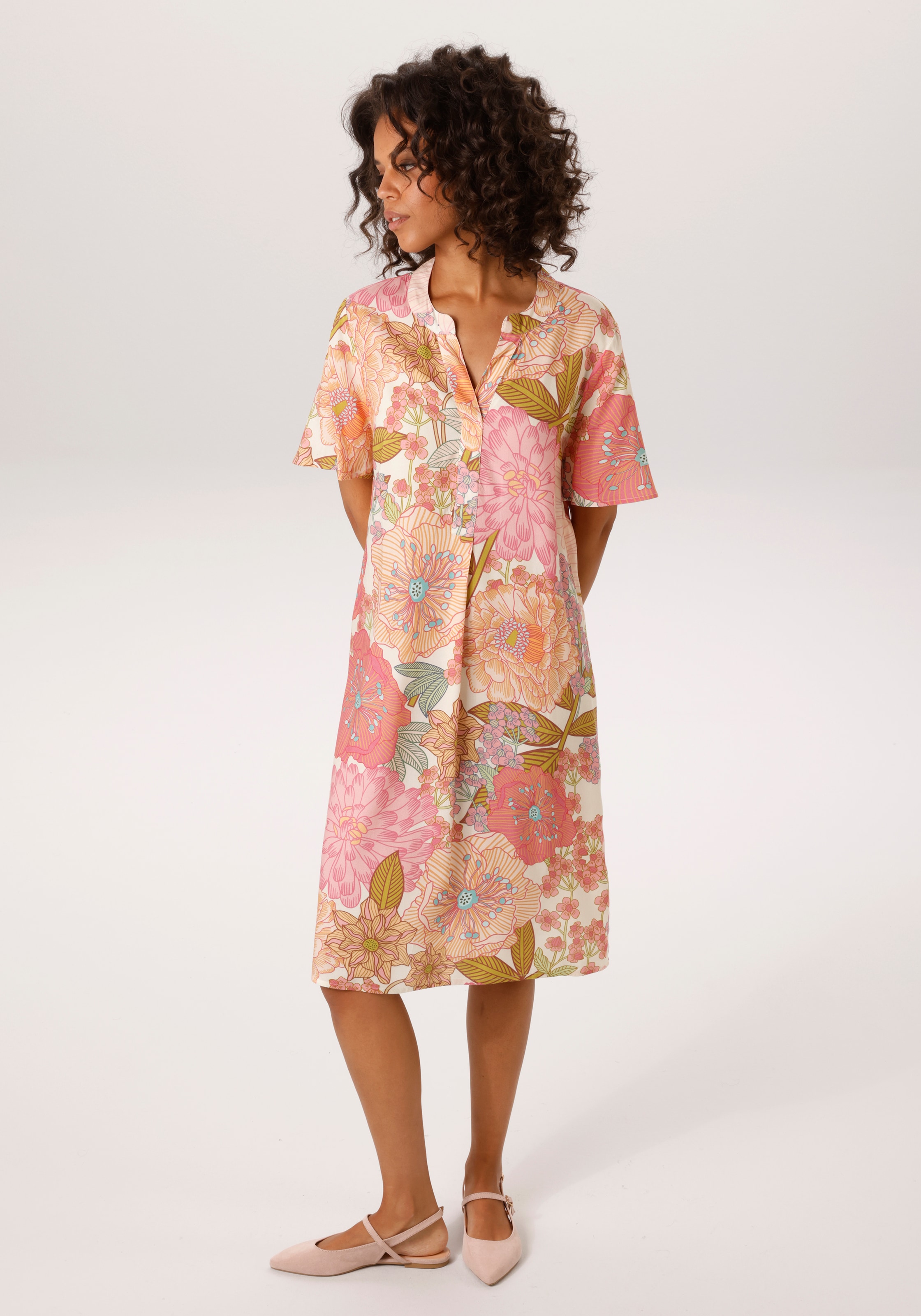 Aniston CASUAL Robe d'été mit farbenfrohen, grossflächigem Blumendruck - NEUE KOLLEKTION