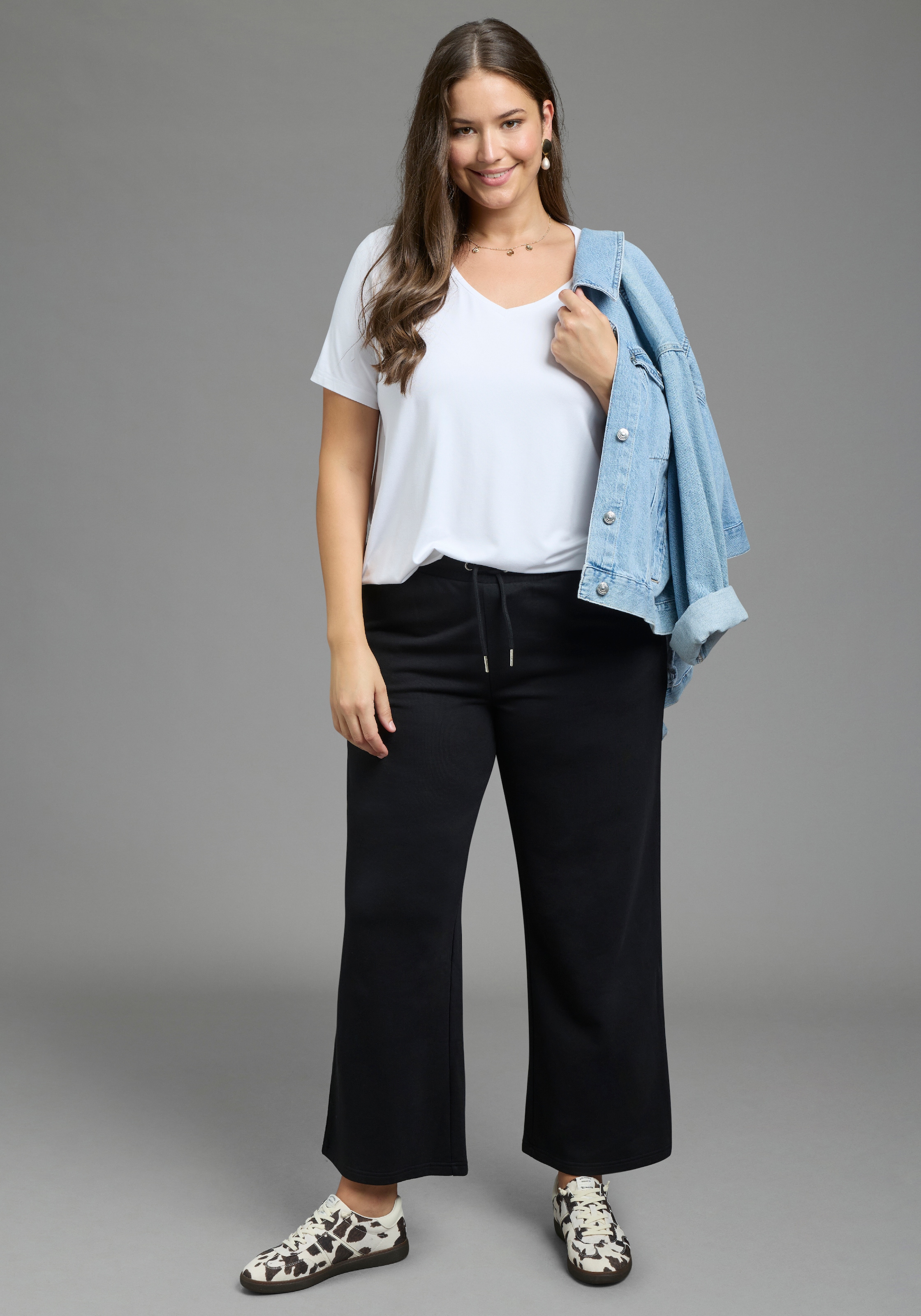 Laura Scott CURVE Pantalon de jogging »Grosse Grössen«  avec une largeur de jambe décontractée, idéal pour les courbes