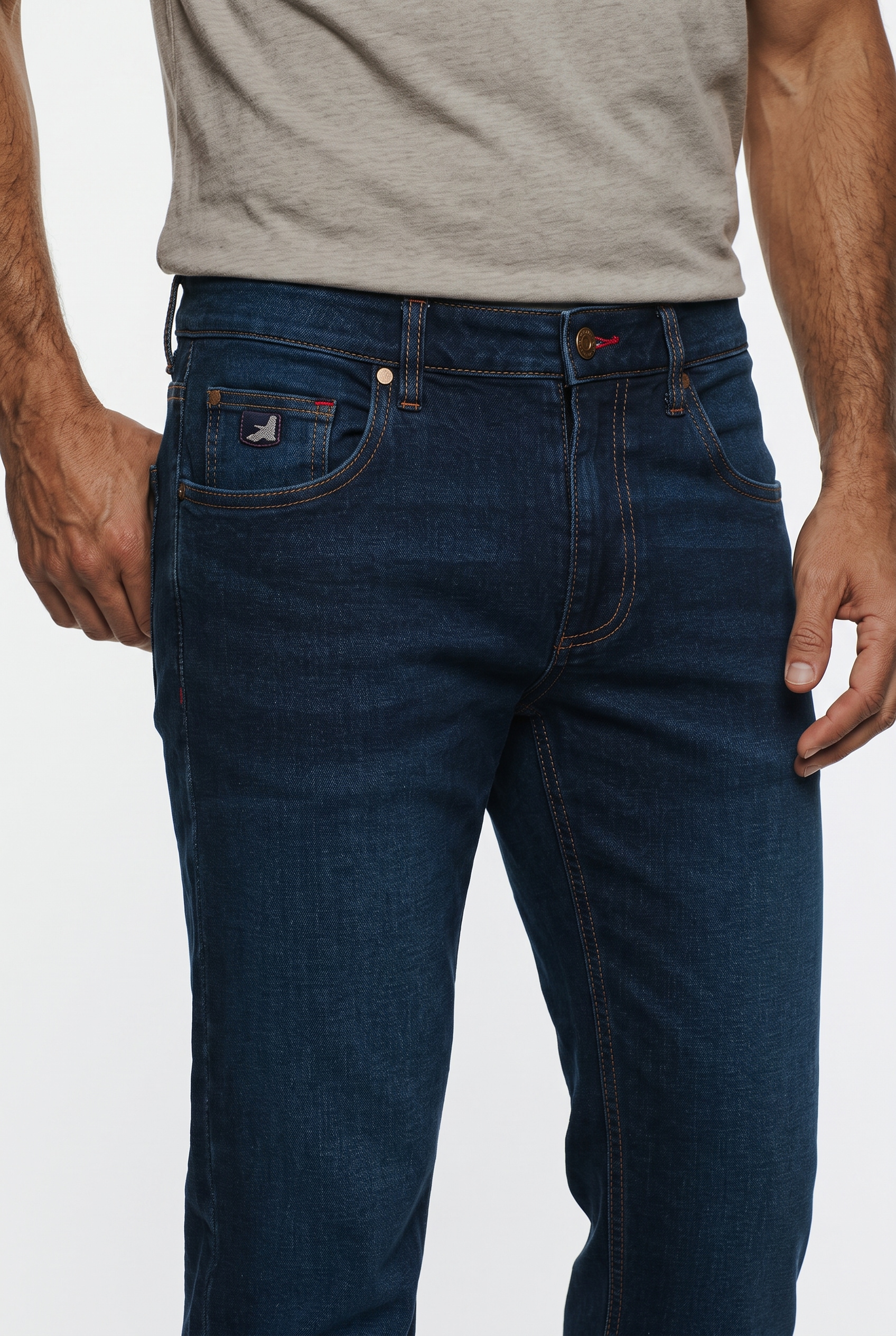 Arizona Straight-Jeans gerader Straight-Fit, aus elastischem Denim, niedrige Leibhöhe