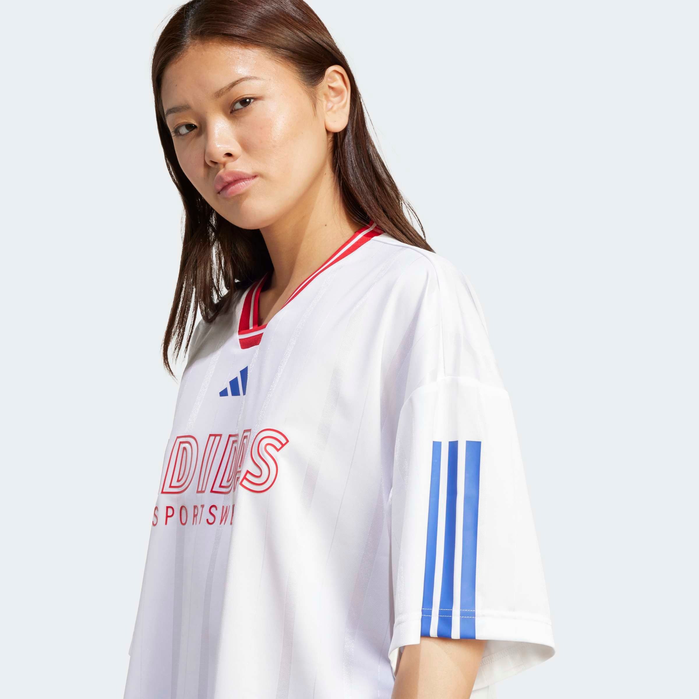 adidas Sportswear T-Shirt »W TIRO GC BF T« lockerer Boyfriend-Fit, mit V-Ausschnitt, länger geschnittene Ärmel