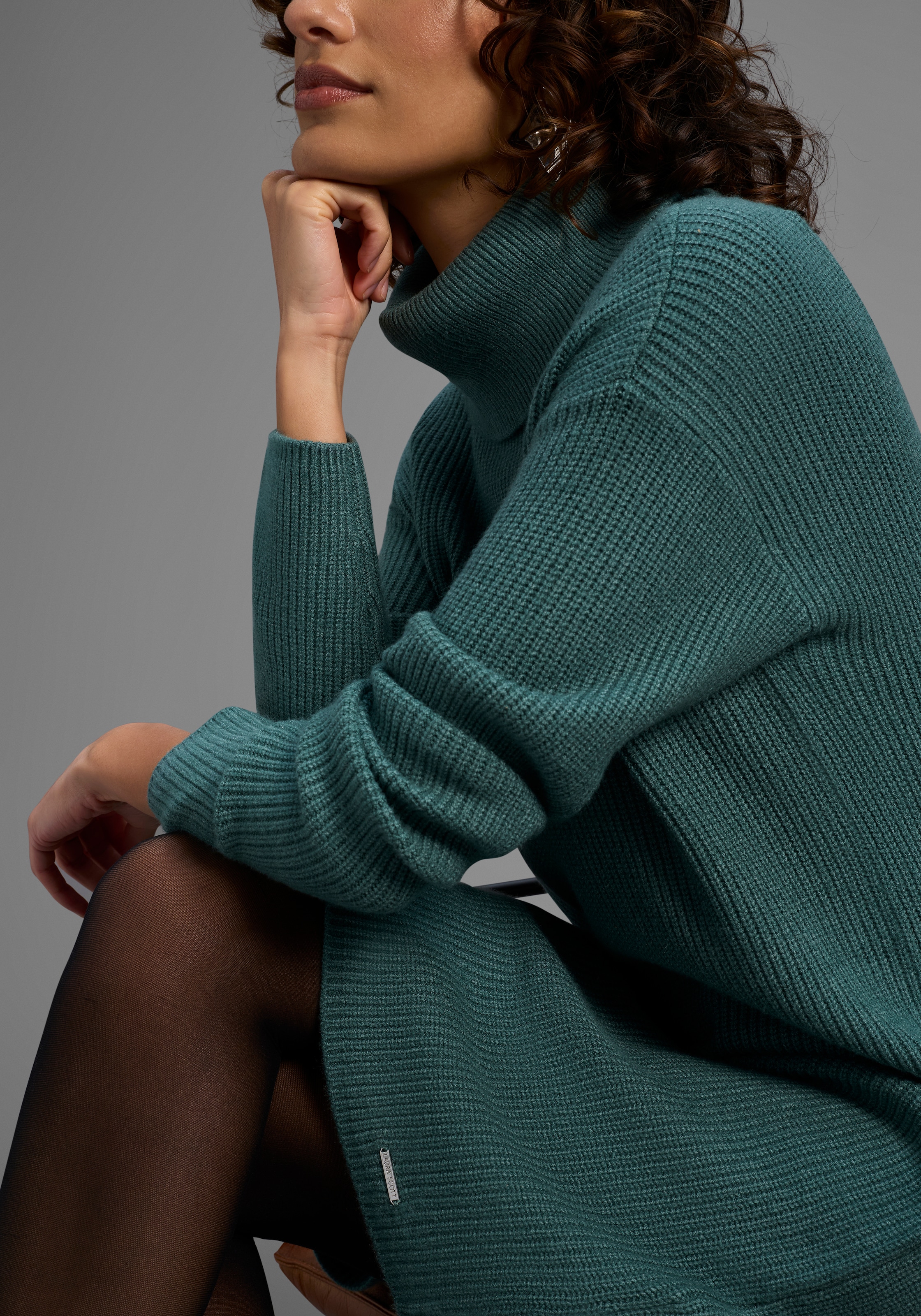 Laura Scott Strickkleid Ohne Tasche | Ohne Taschen aus Grobstrick mit Rollkragen - NEUE KOLLEKTION