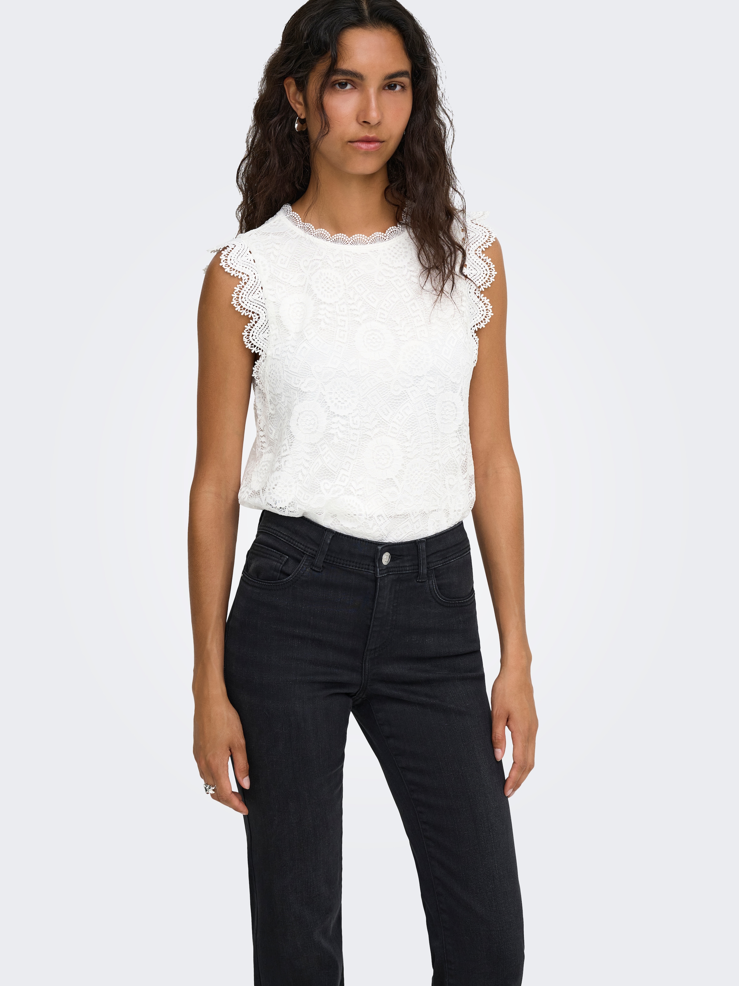 ONLY Top en dentelle »ONLSINE S/L LACE TOP CS JRS« mélange de matières, coupe régulière, col rond