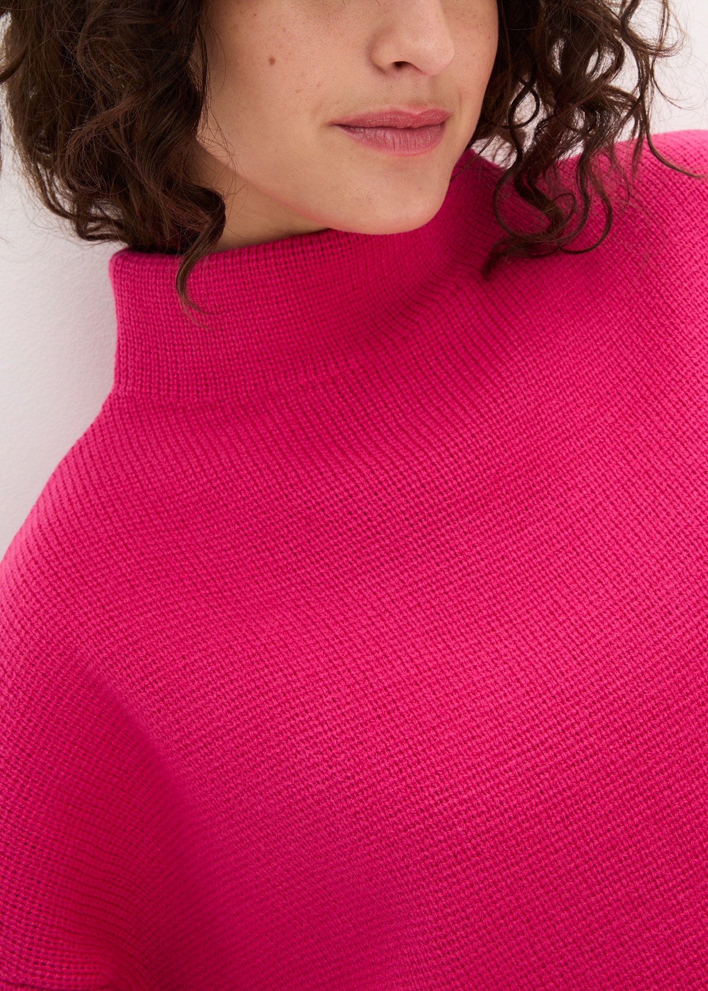 bonprix Pull en tricot »Pullover« aus Polyacryl, mit Stehkragen, Oversize Passform