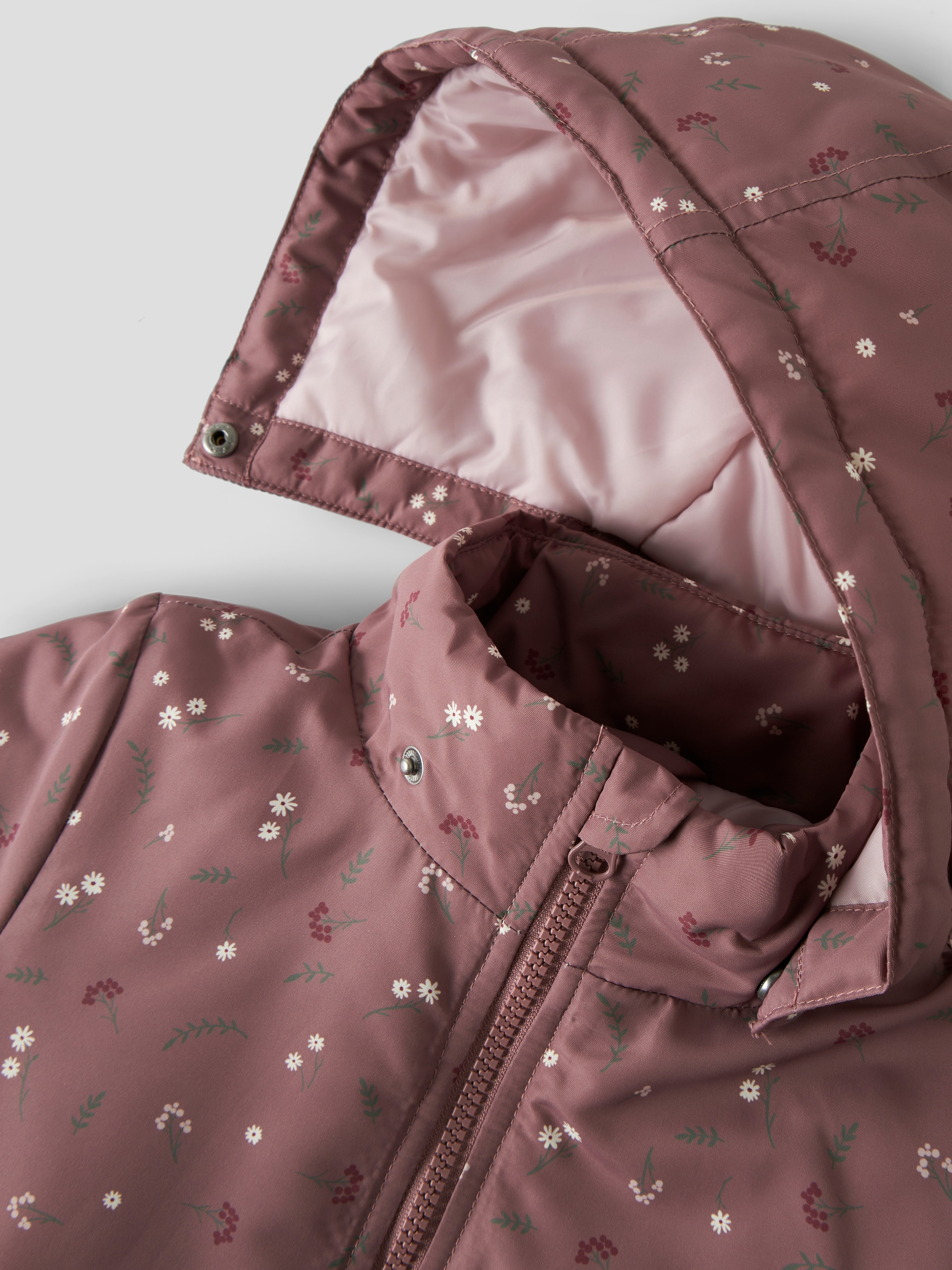 Name It Veste d'extérieur »NMFMAXI JACKET PA AOP NOOS« avec capuche Fibre synthétique, déperlant, détail réfléchissant