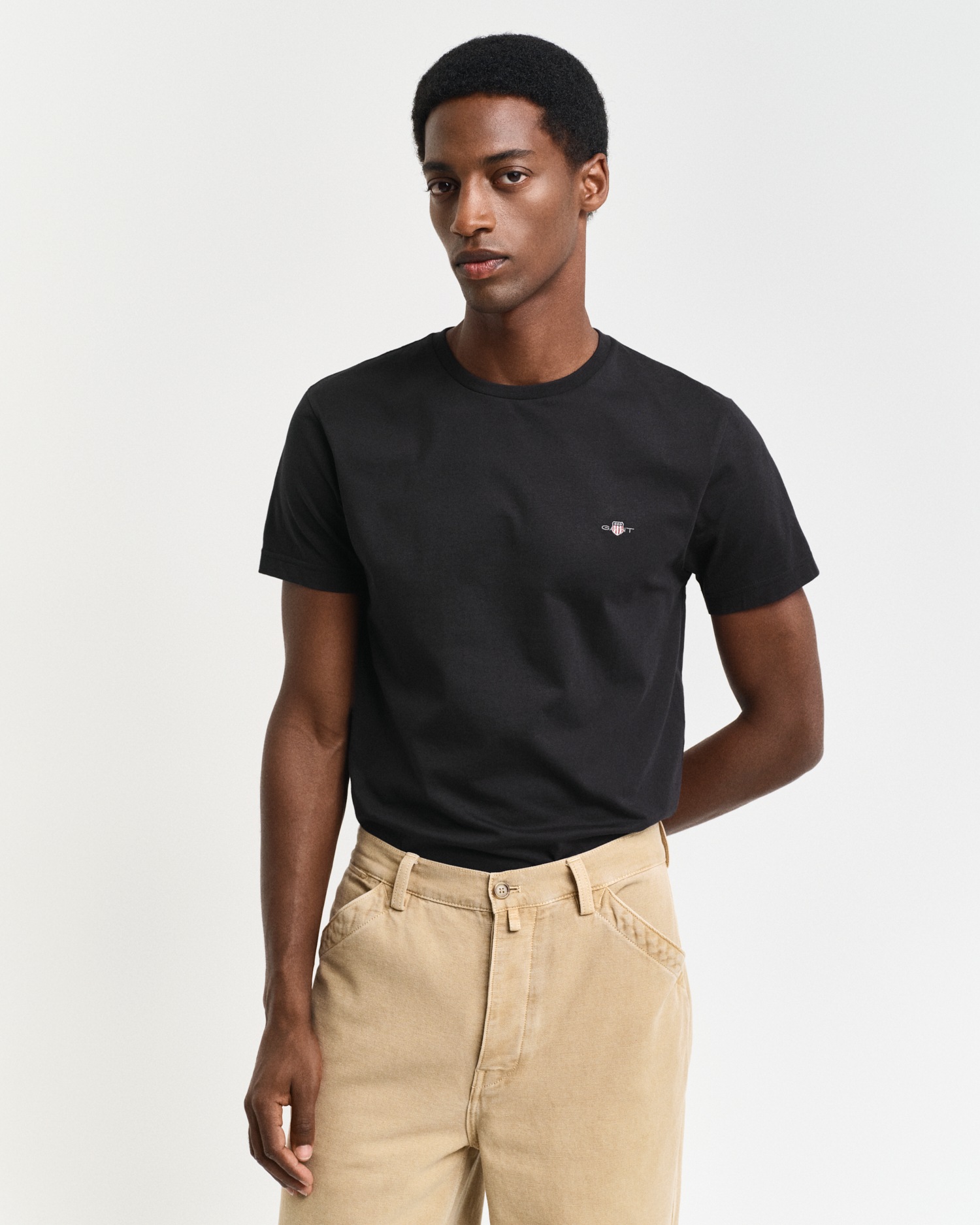 Gant T-Shirt »SLIM SHIELD SS T-SHIRT« mit Logostickerei auf der Brust