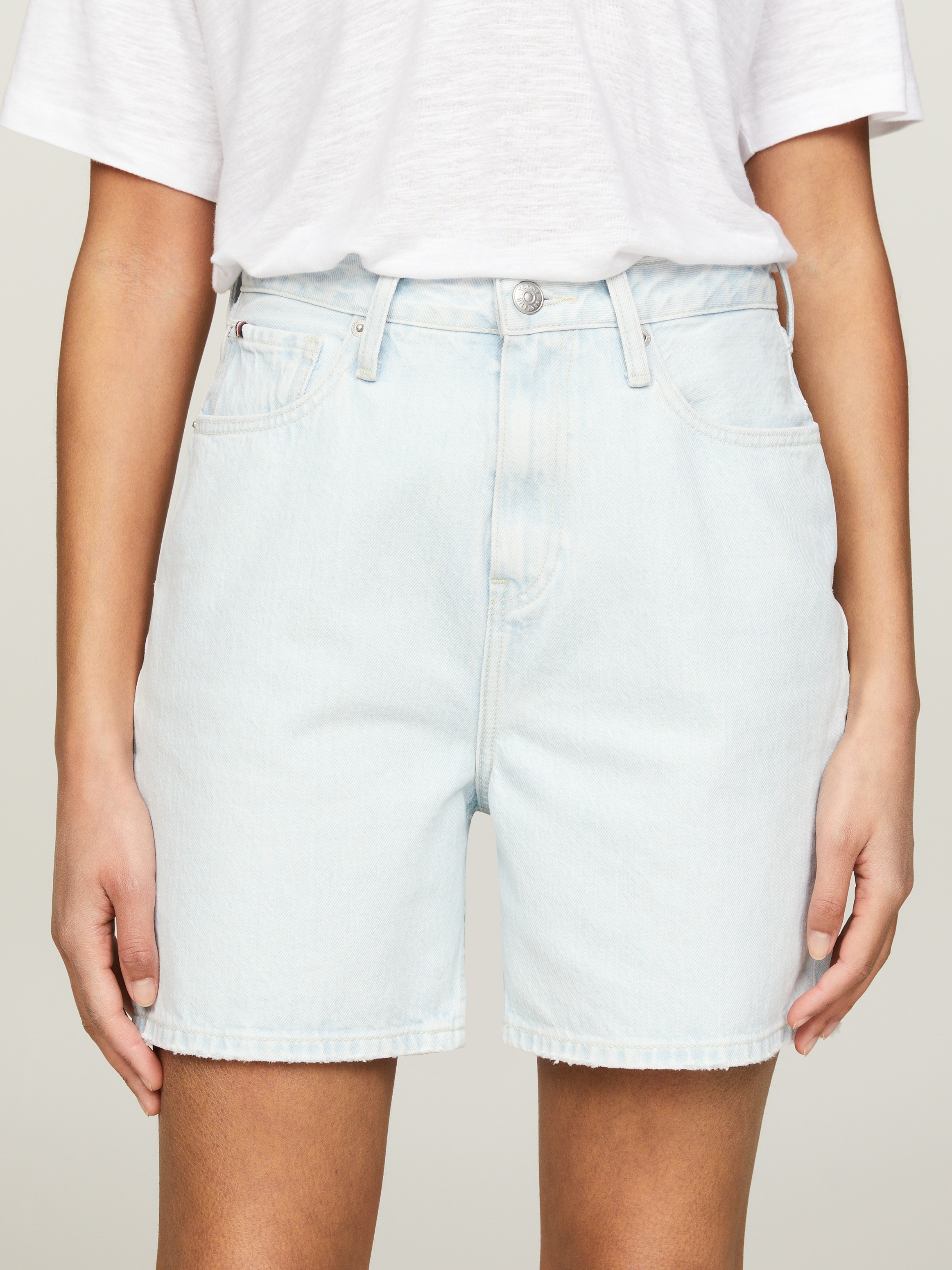 Tommy Hilfiger Short »DNM STRAIGHT SHORT HW LOLA«  mit Markenlabel