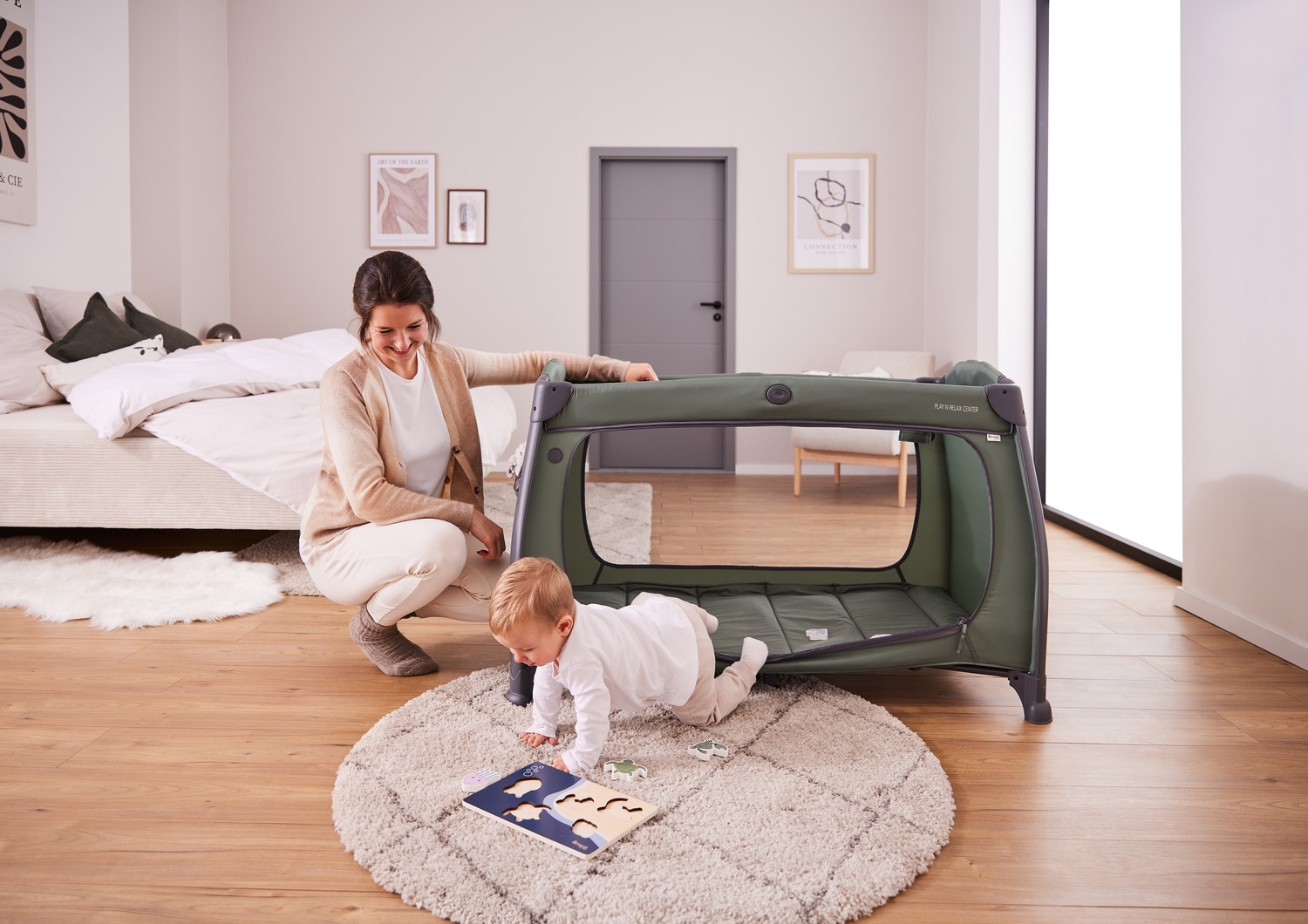 Hauck Baby-Reisebett »Play N Relax Center, dark blue« inkl. Neugeboreneneinhang, Wickelmulde, Ausstieg, Räder