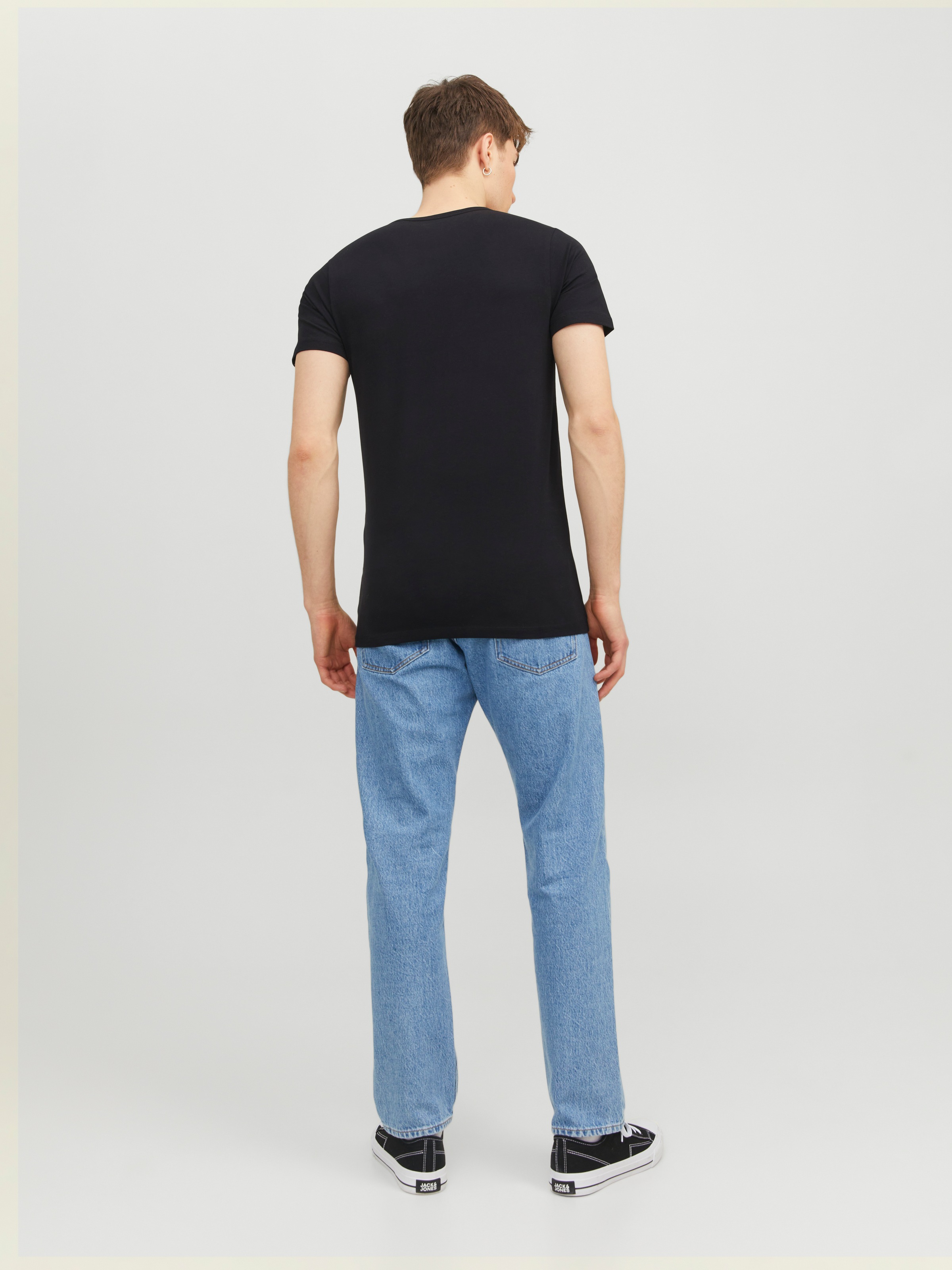Jack & Jones T-Shirt »JJEBASIC mit schmaler Passform für jeden Tag« unifarben, modisch, schmal, Baumwollmischung, Rundhals