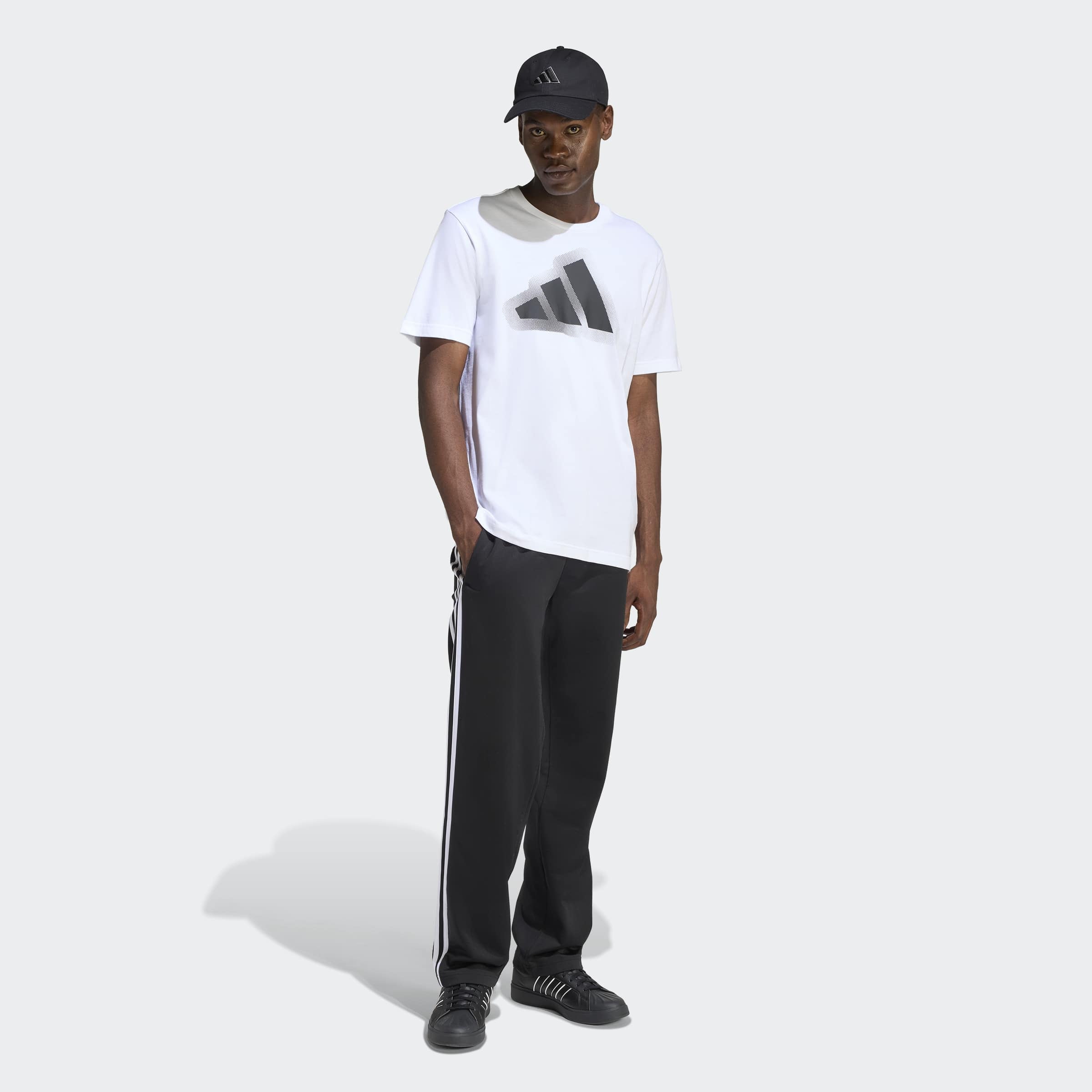 adidas Sportswear T-shirt »M MOD ESS T« für Erwachsene, mit Rundhalsausschnitt, in normaler Länge