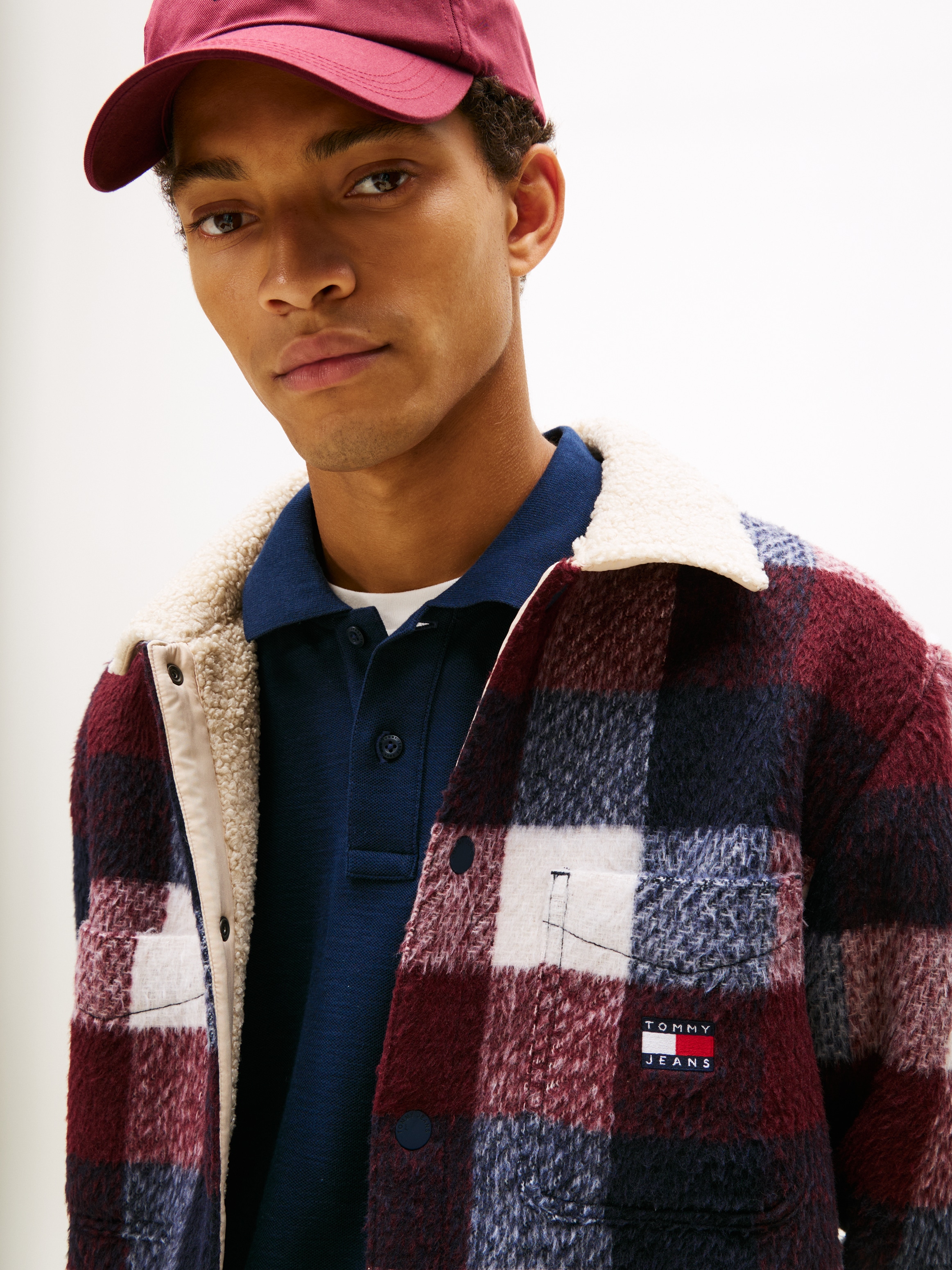 Tommy Jeans Chemise à carreaux »CHECK TEDDY OVERSHIRT« Overshirt Jacke Holzfäller kRegular fit mit Rundhalsausschnitt