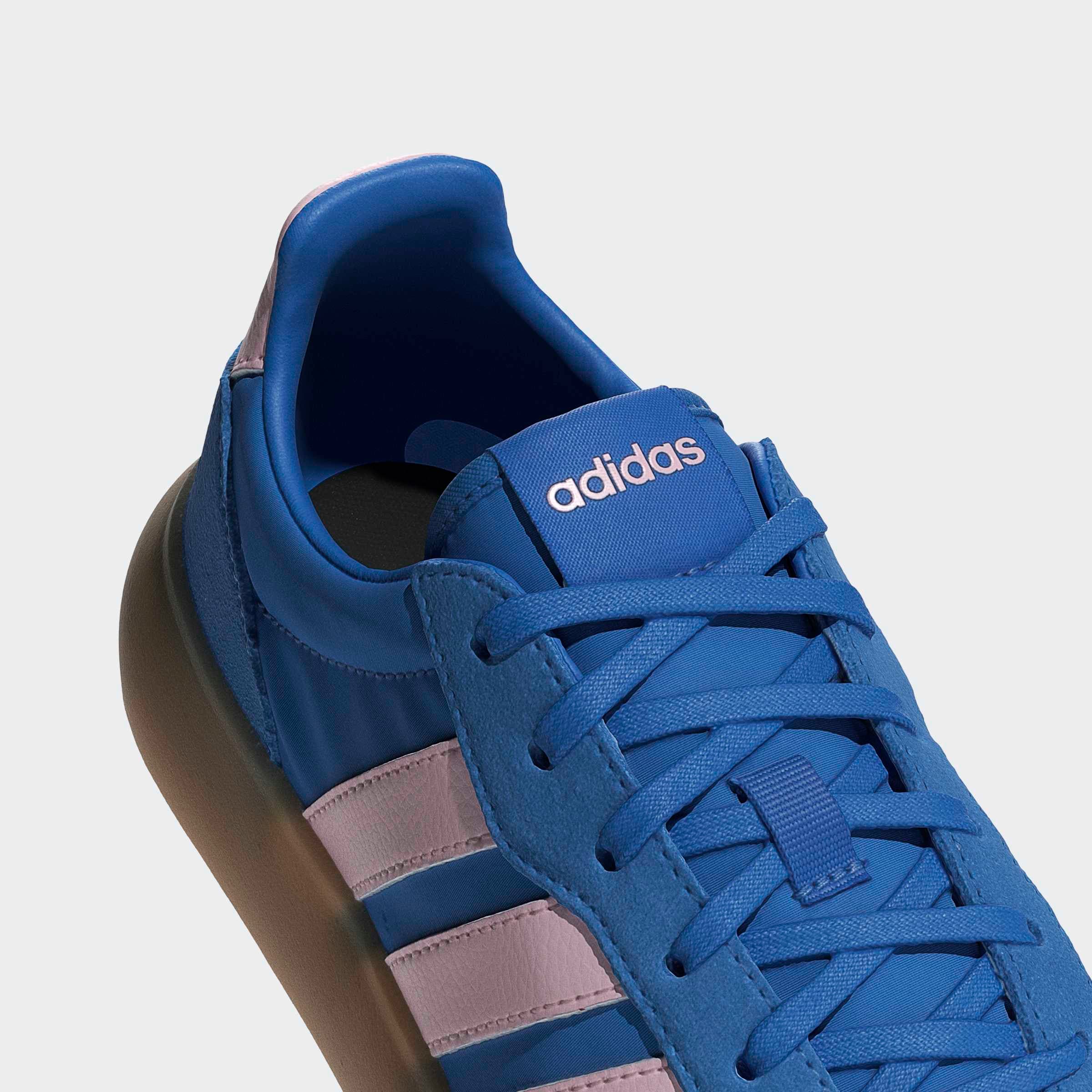 adidas Sportswear Sneaker »BARREDA DECODE«  inspiriert vom Design des adidas handball spezial