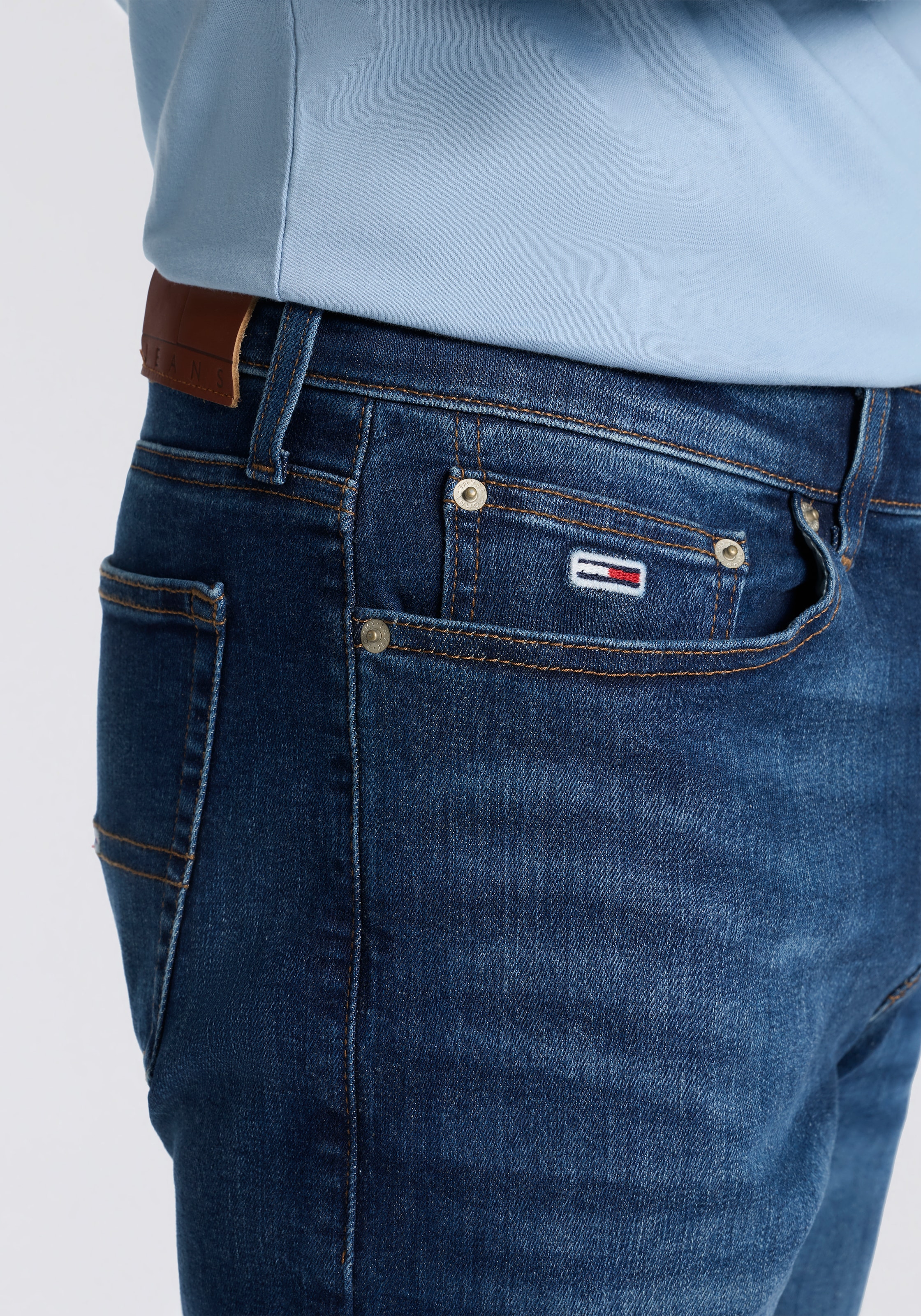 Tommy Jeans »Austin Slim Tapered« zum Knöchel hin schmaler werdende Jeans mit mittlerer Leibhöhe