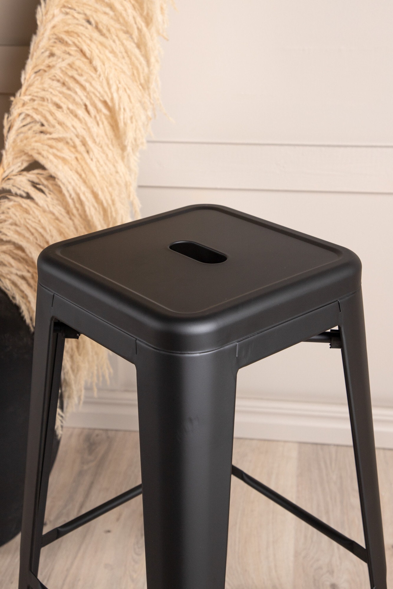 Venture Home Tabouret de bar »Tempe, 4er-Set Barhocker, kompakt, 136 kg belastbar« Ensemble, 4 cuis tlg. Tabouret de bar, cadre en acier, repose-pieds, pieds évasés, simple