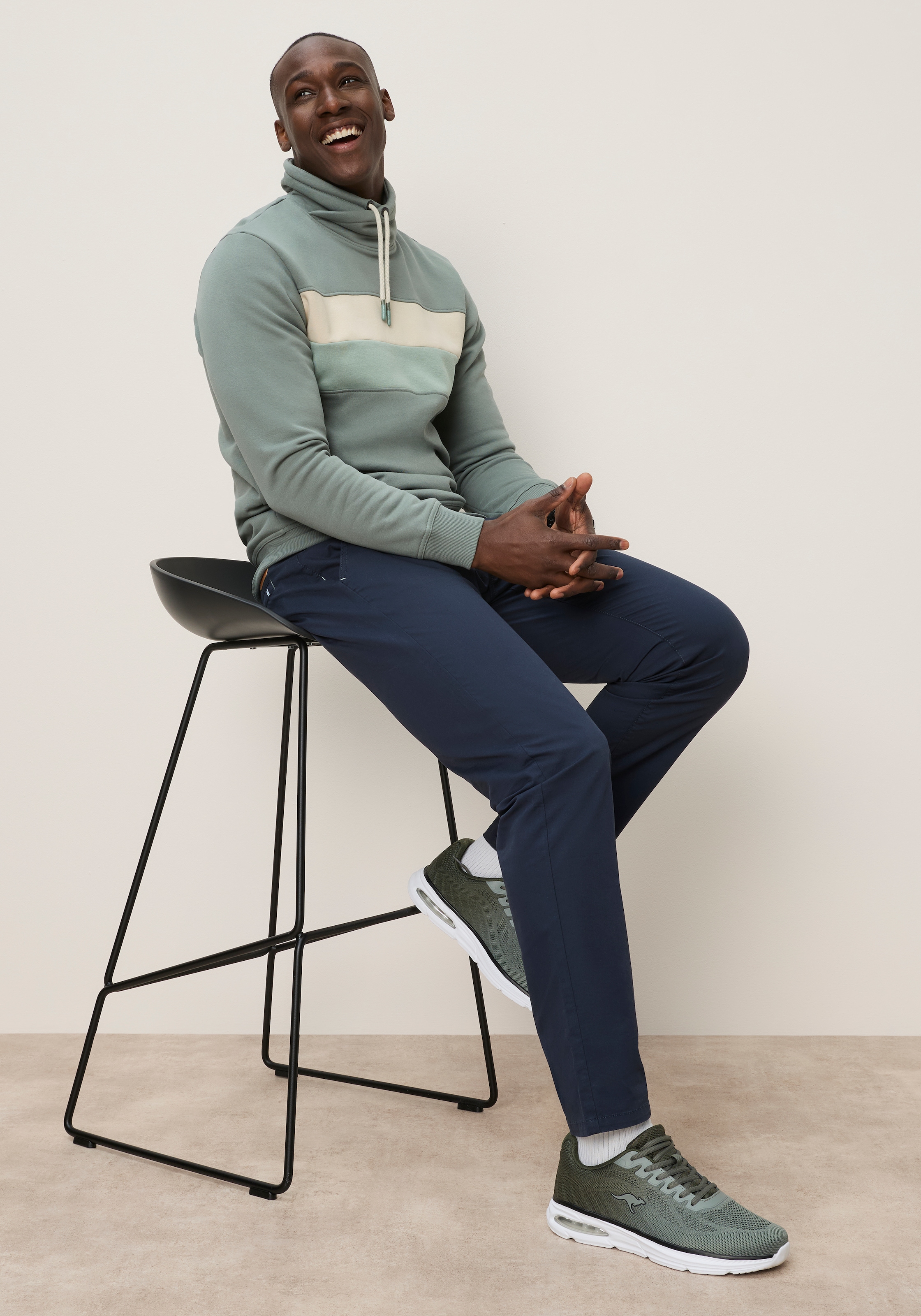 KangaROOS 1100000002199 , avec col montant, color blocking, aussi en grandes tailles
