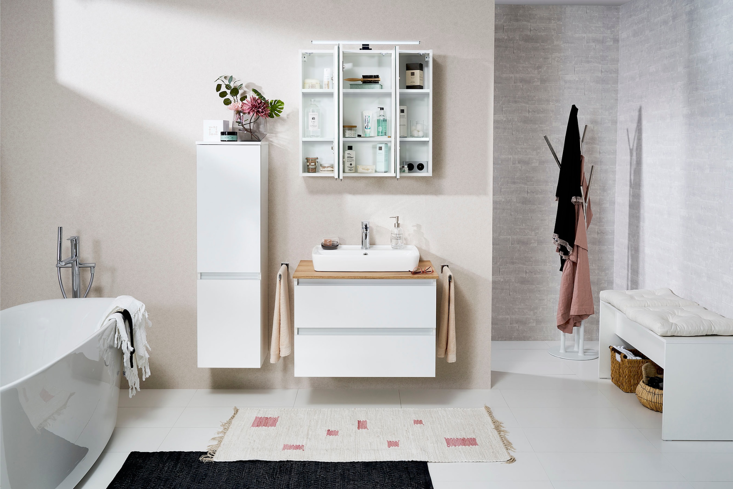 Saphir Armoire intermédiaire »Quickset 360 Badschrank in Weiss Glanz mit 2 Türen, 3 Glas-Einlegeböden« incl. amortisseur de porte, 35 cm de large, 124,5 cm de haut, sans poignée, suspendu au mur